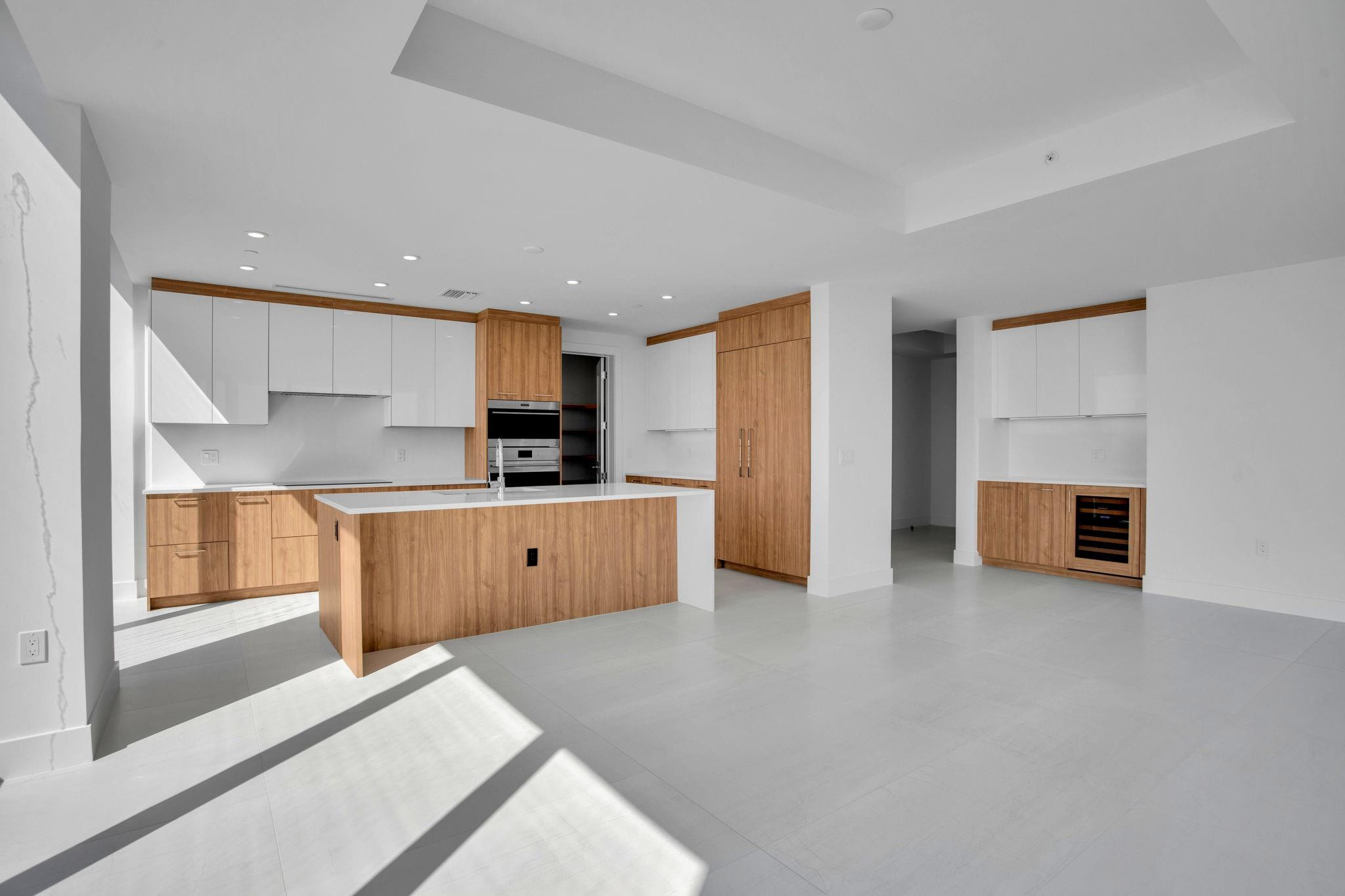 151 N Seabreeze Blv #E-2501 Fort Lauderdale, FL 33304