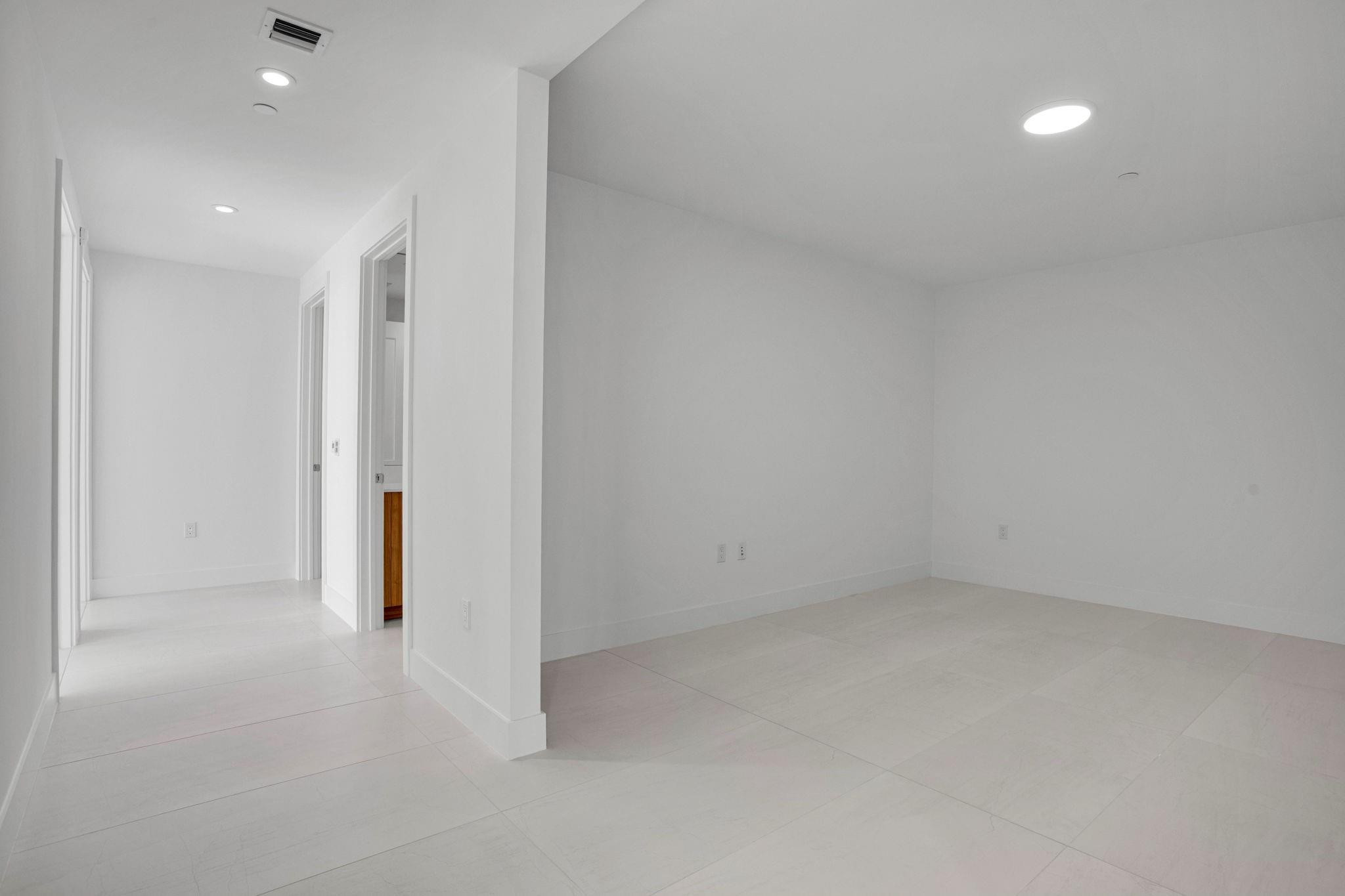 151 N Seabreeze Blv #E-2501 Fort Lauderdale, FL 33304