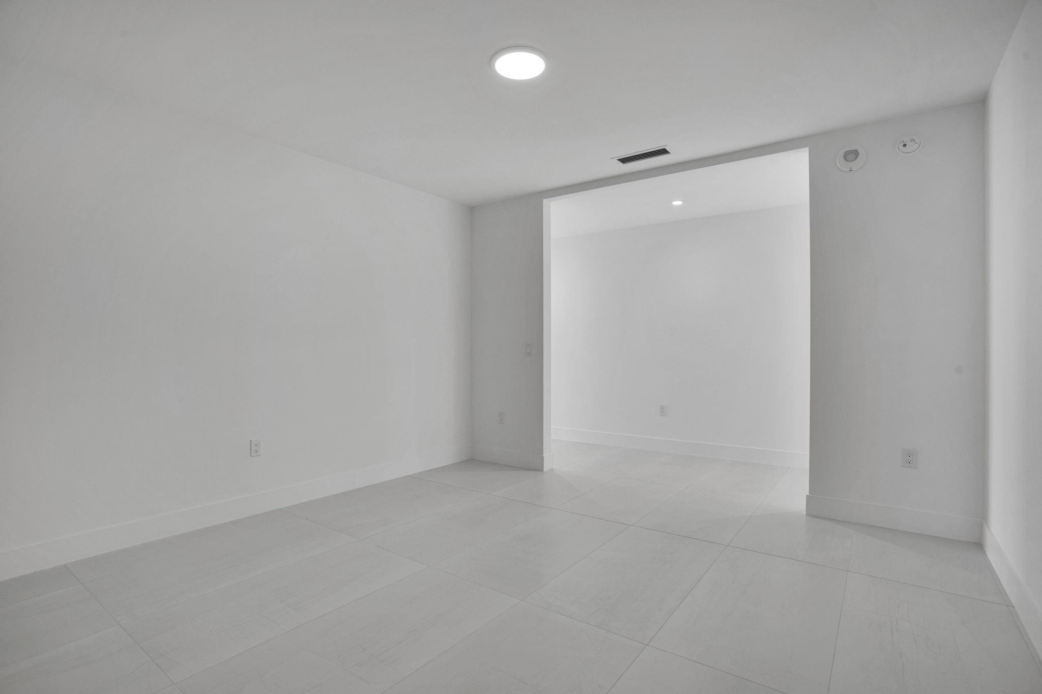 151 N Seabreeze Blv #E-2501 Fort Lauderdale, FL 33304