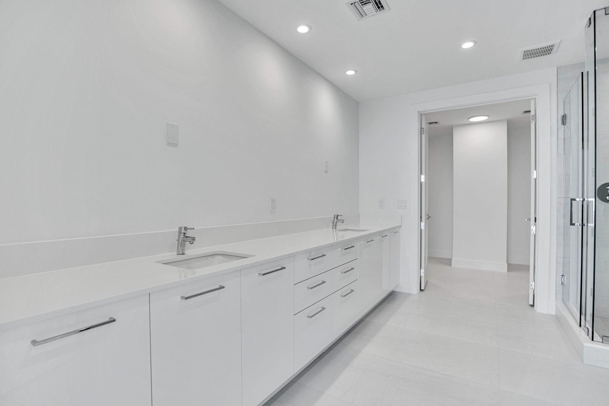 151 N Seabreeze Blv #E-2501 Fort Lauderdale, FL 33304