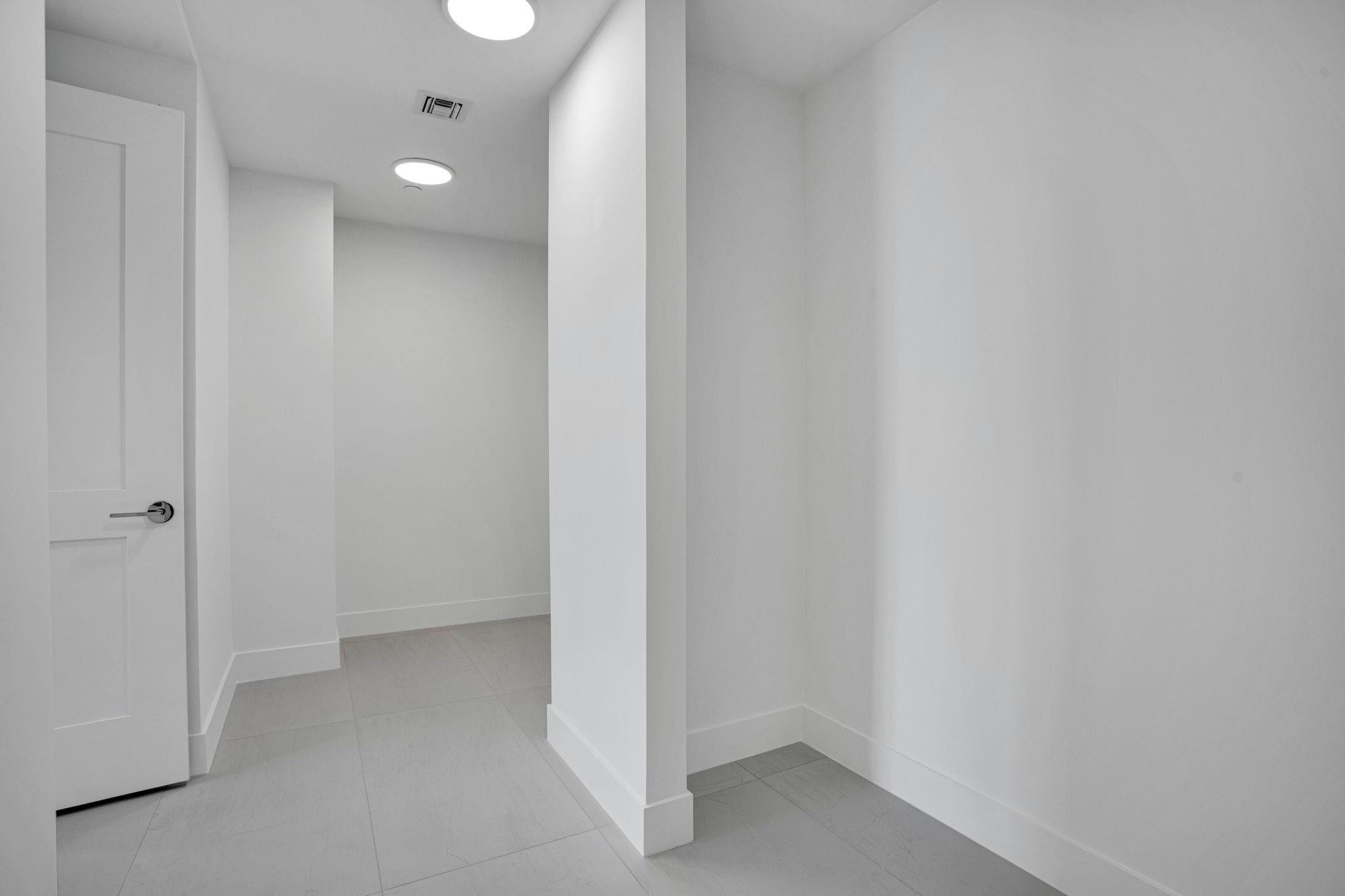 151 N Seabreeze Blv #E-2501 Fort Lauderdale, FL 33304