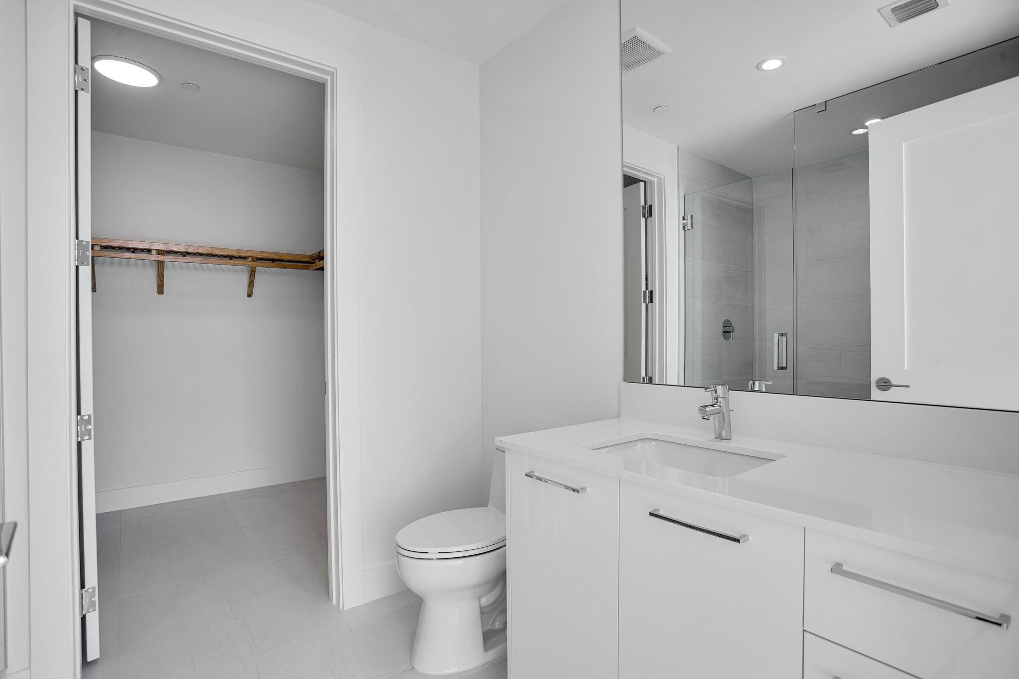 151 N Seabreeze Blv #E-2501 Fort Lauderdale, FL 33304