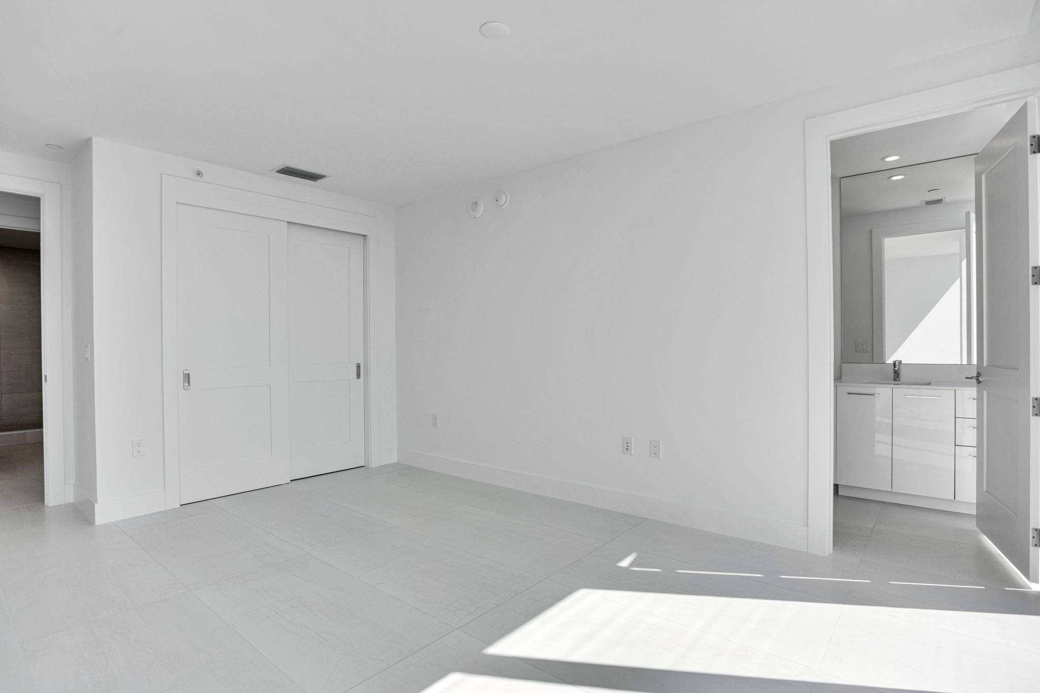 151 N Seabreeze Blv #E-2501 Fort Lauderdale, FL 33304