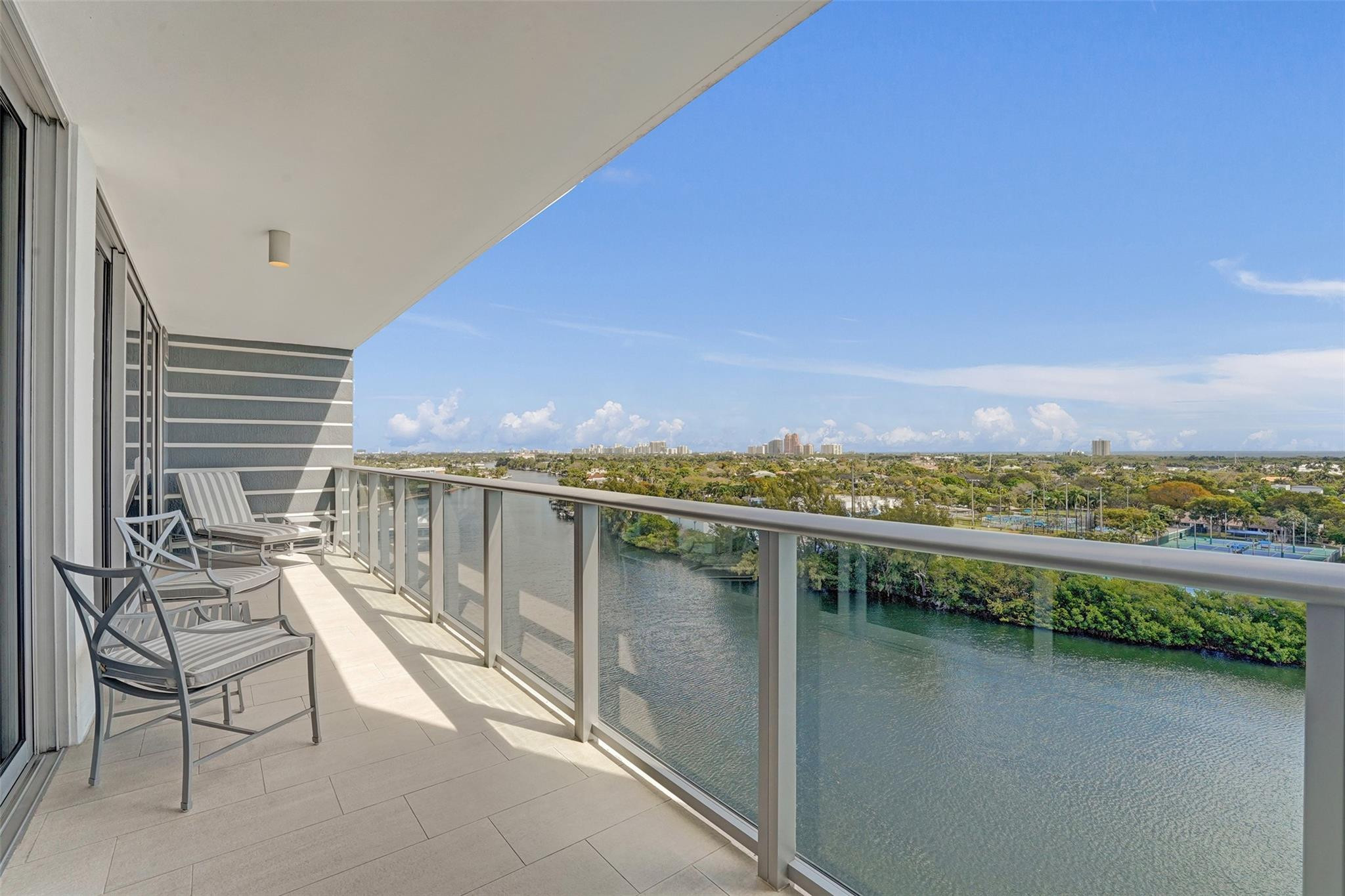 1180 N Federal #1006 Fort Lauderdale, FL 33304