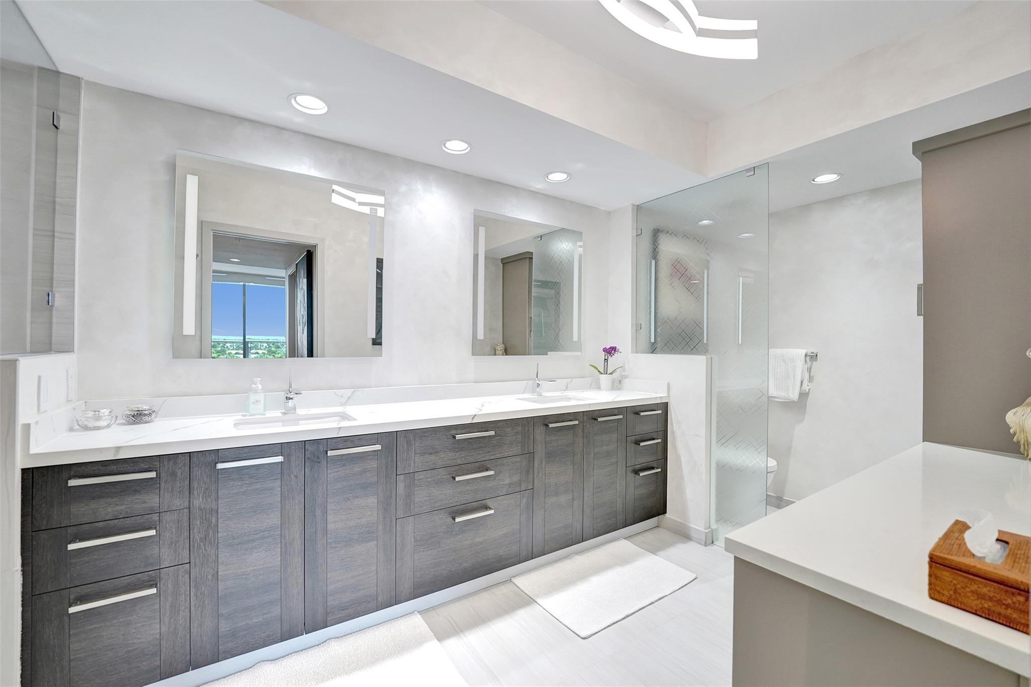 1180 N Federal #1006 Fort Lauderdale, FL 33304