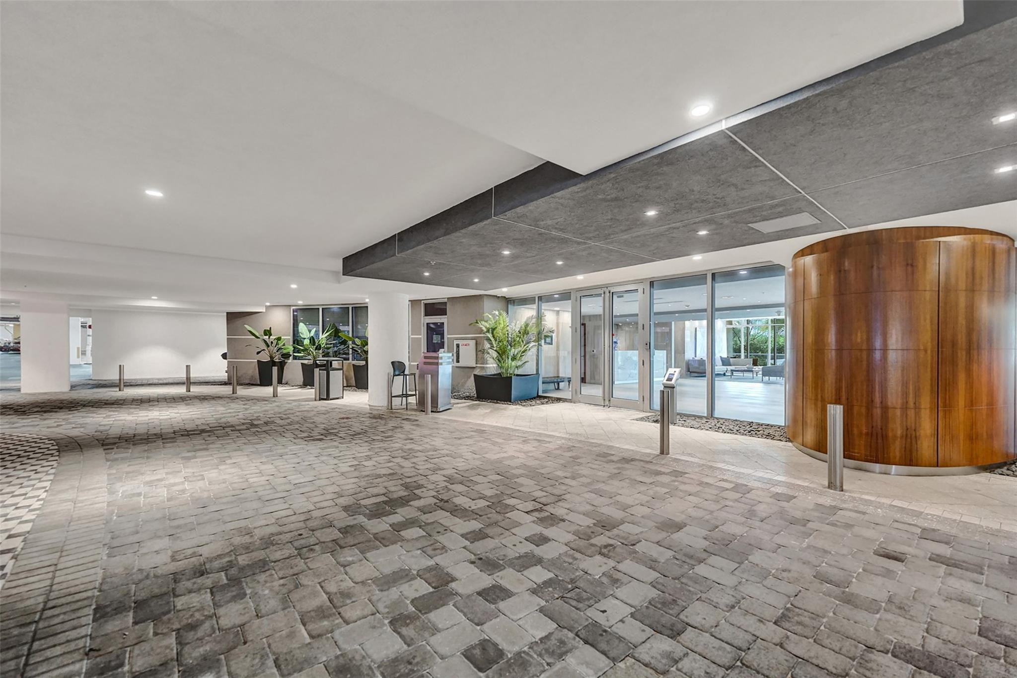 1180 N Federal #1006 Fort Lauderdale, FL 33304