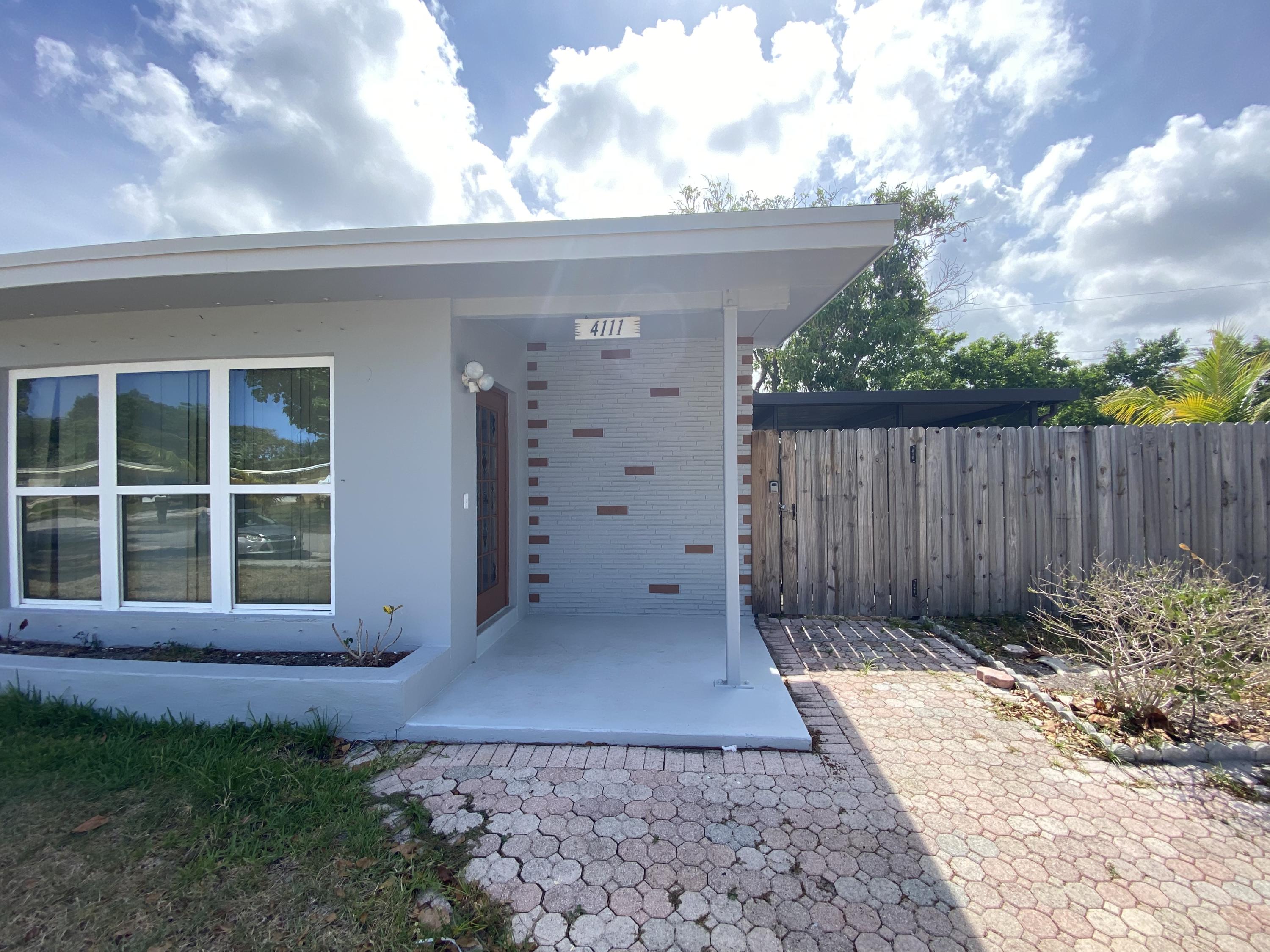 4111 NE 12th Terrace