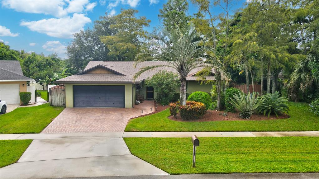14271 Flora Lane