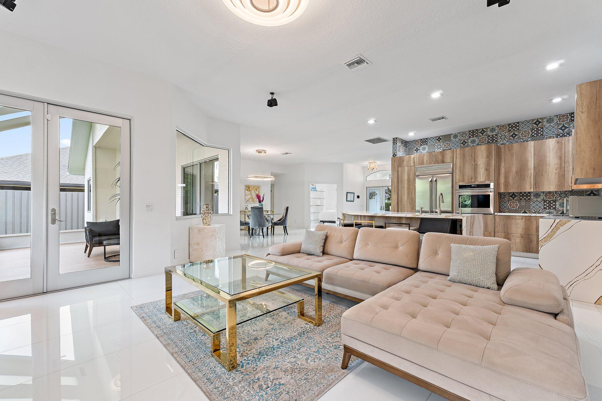 14019 N Miller Dr Palm Beach Gardens, FL 33410