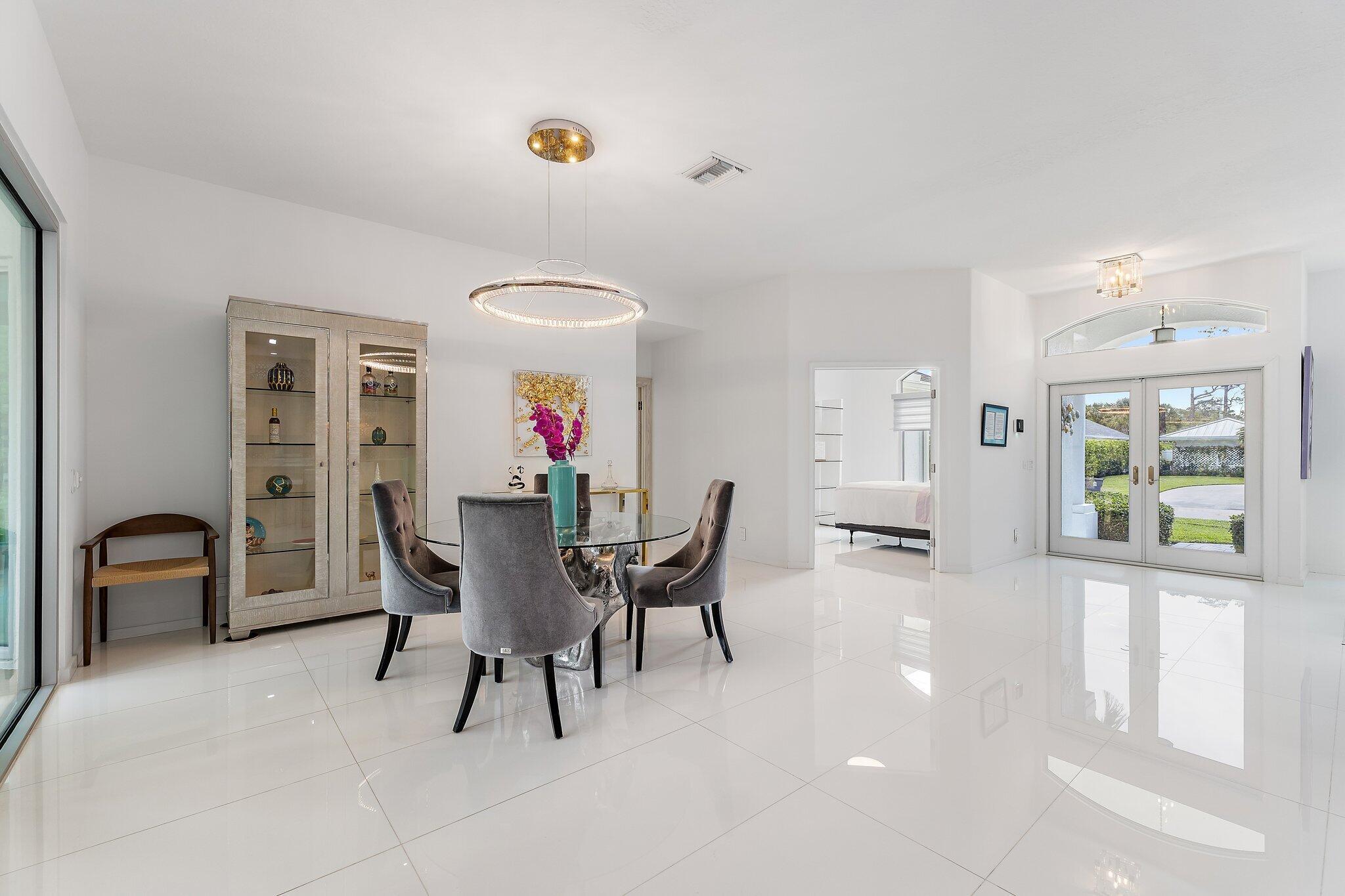 14019 N Miller Dr Palm Beach Gardens, FL 33410