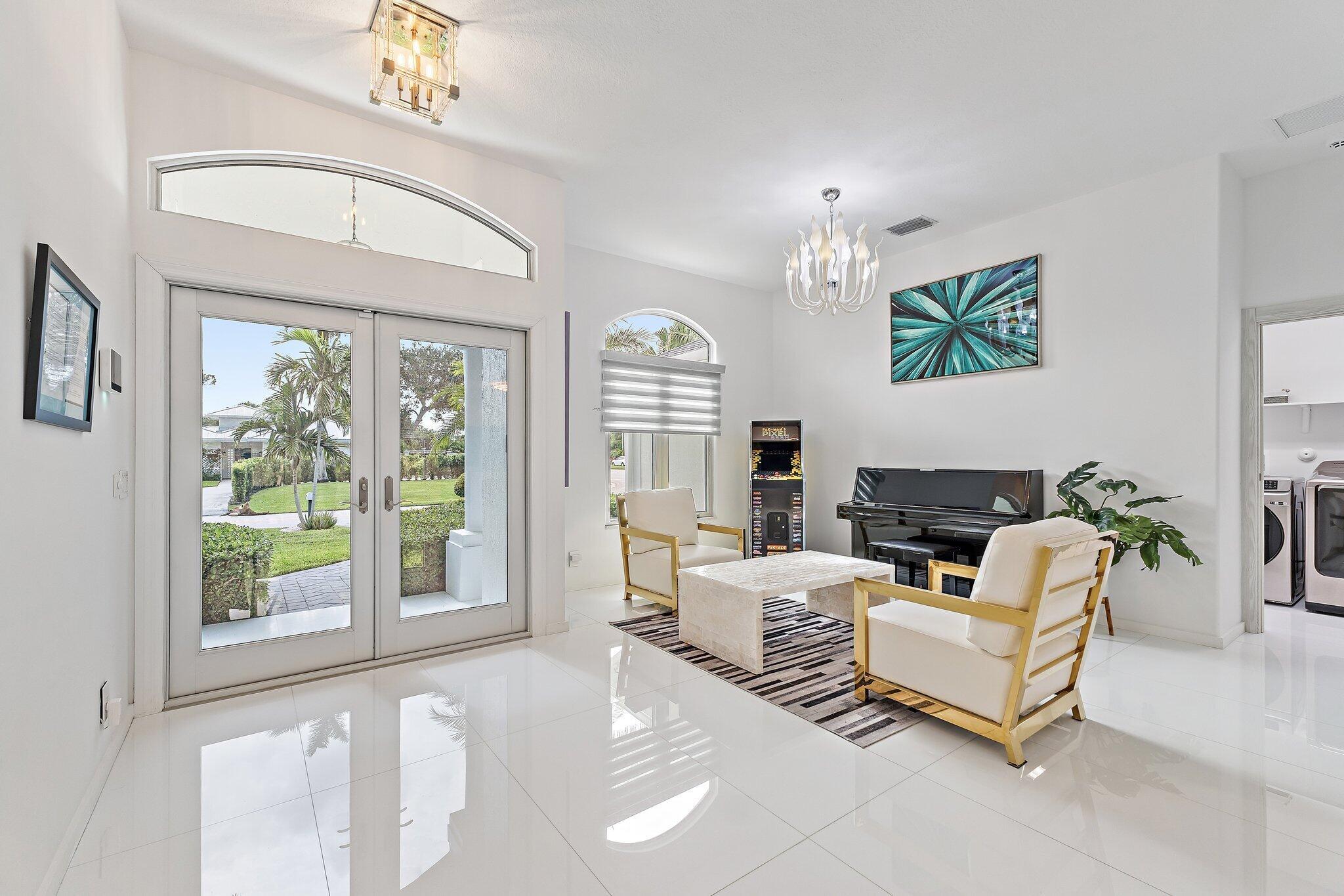 14019 N Miller Dr Palm Beach Gardens, FL 33410