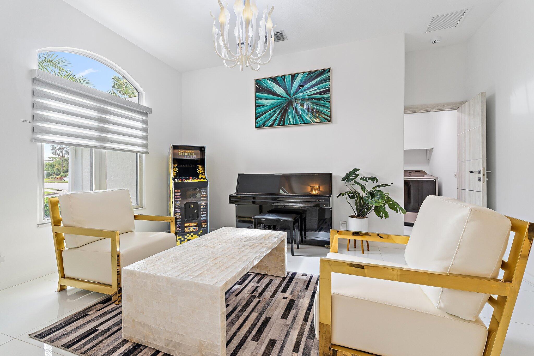 14019 N Miller Dr Palm Beach Gardens, FL 33410