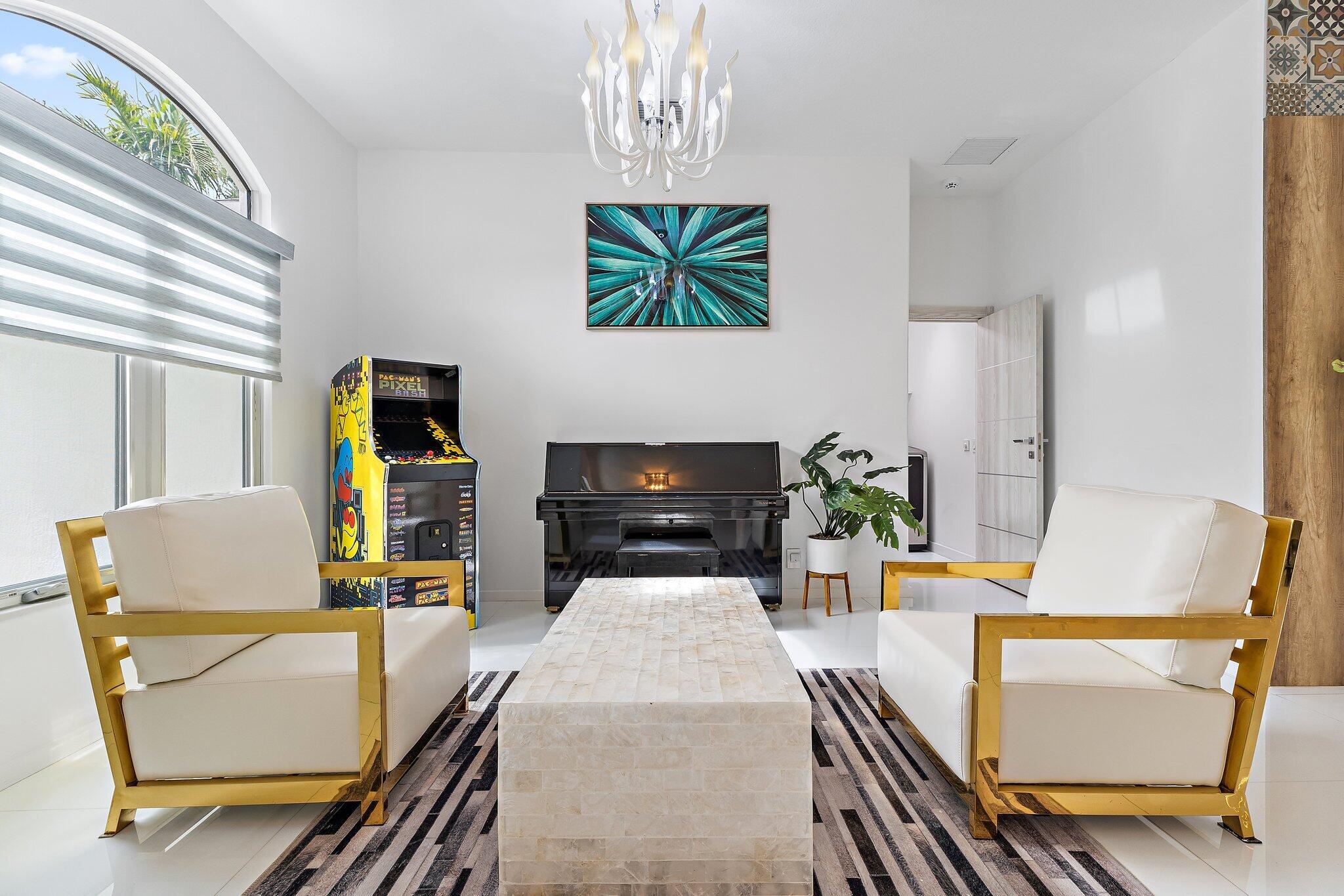 14019 N Miller Dr Palm Beach Gardens, FL 33410