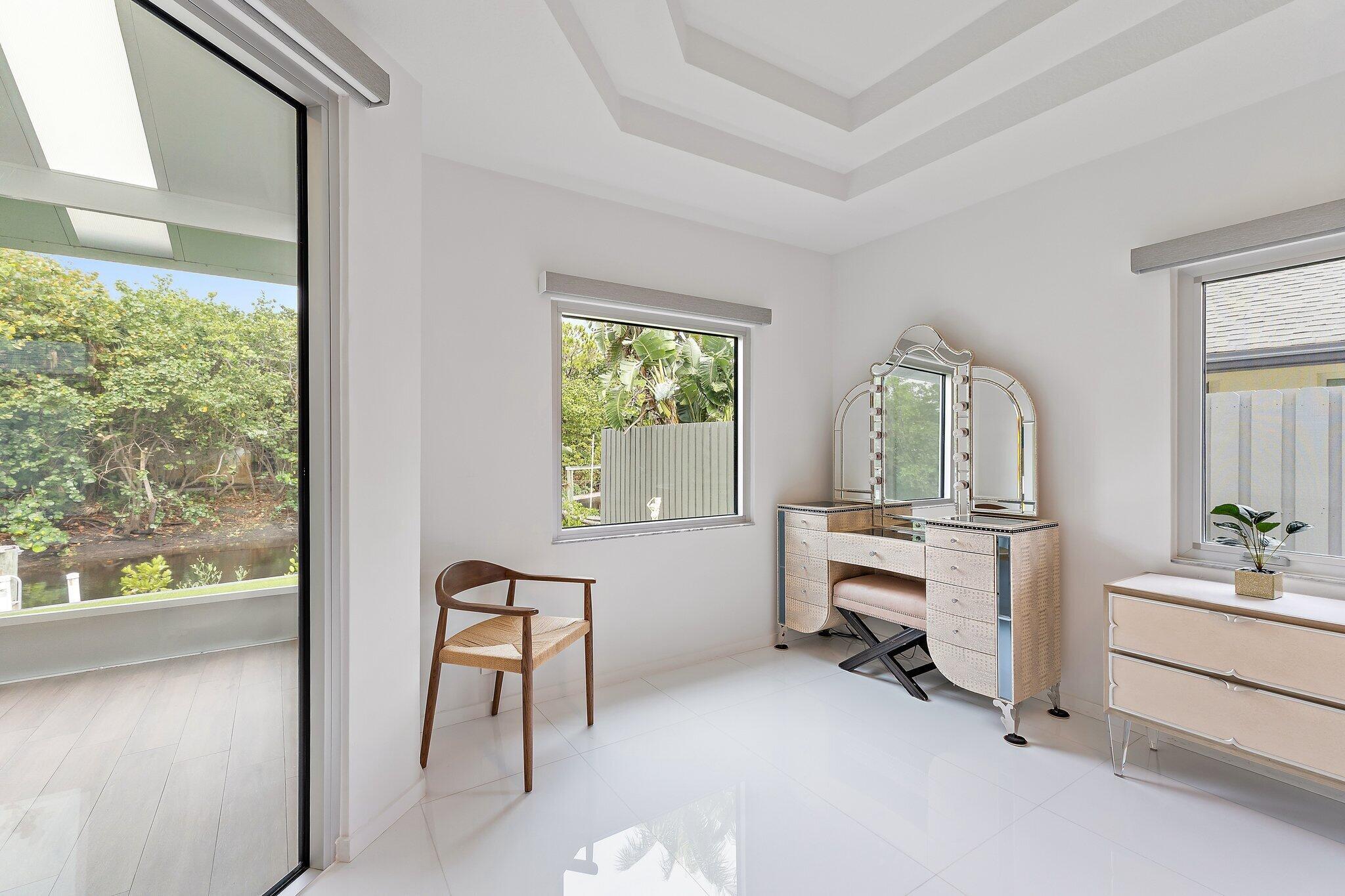 14019 N Miller Dr Palm Beach Gardens, FL 33410