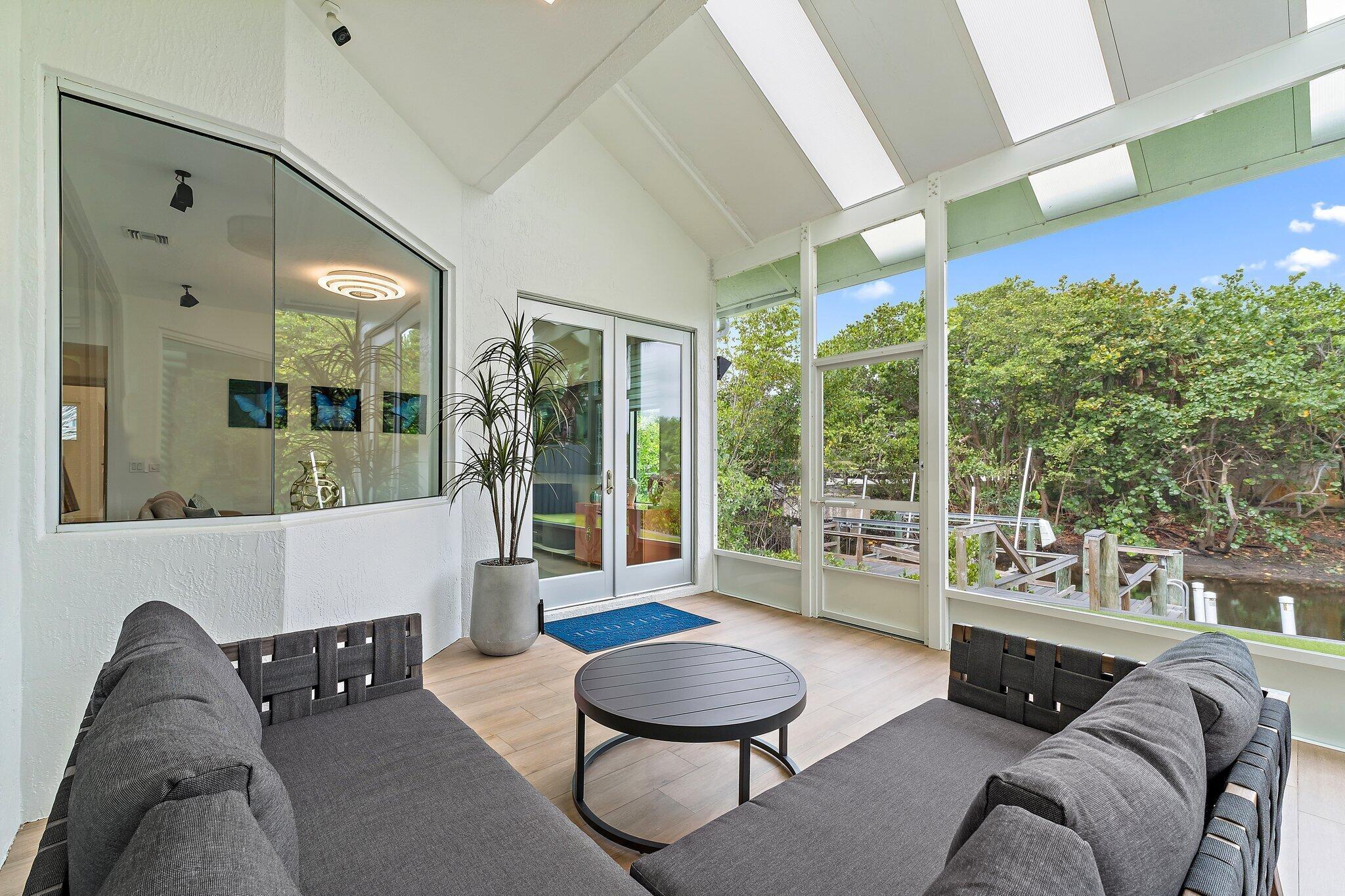 14019 N Miller Dr Palm Beach Gardens, FL 33410