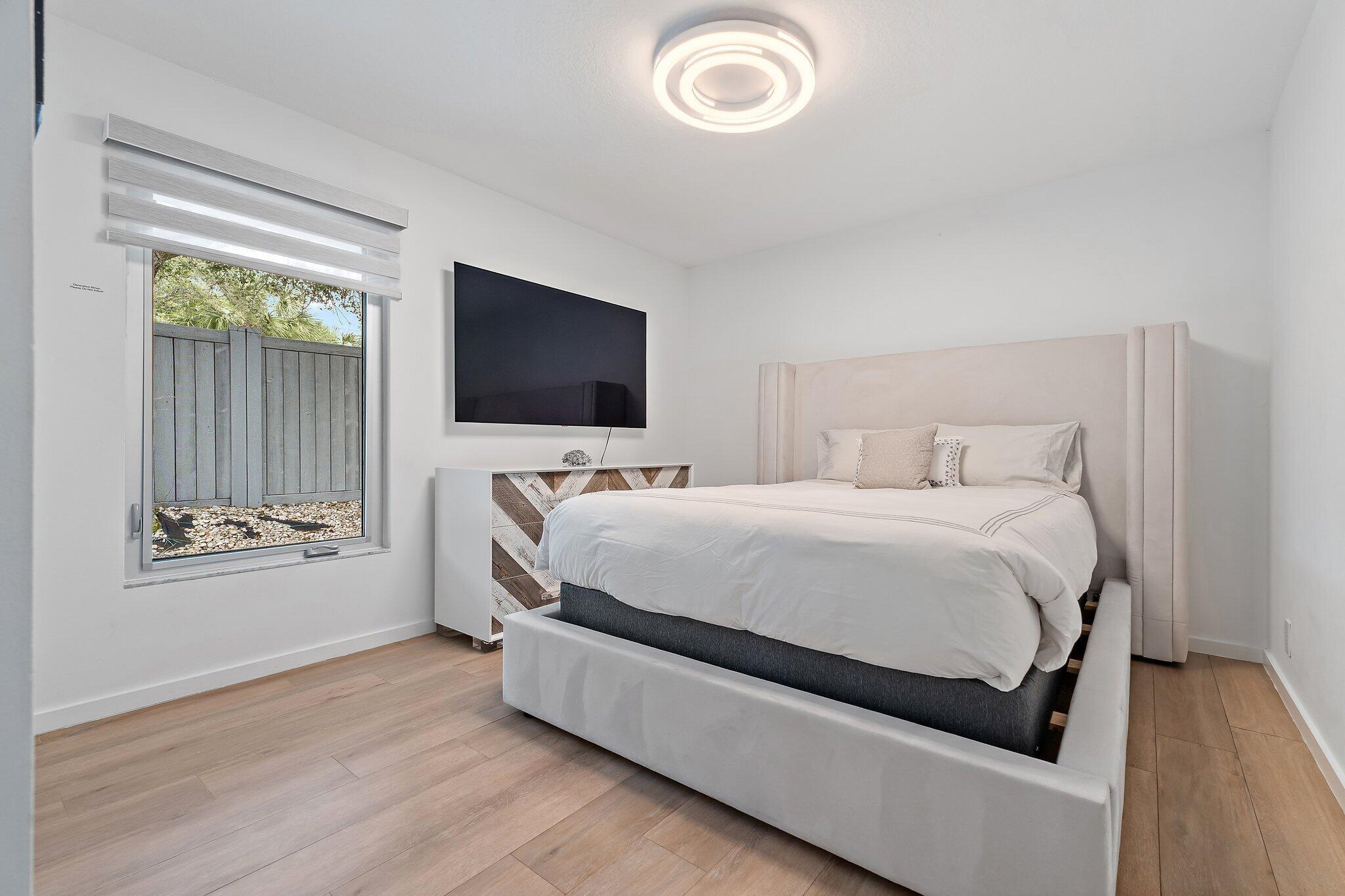 14019 N Miller Dr Palm Beach Gardens, FL 33410