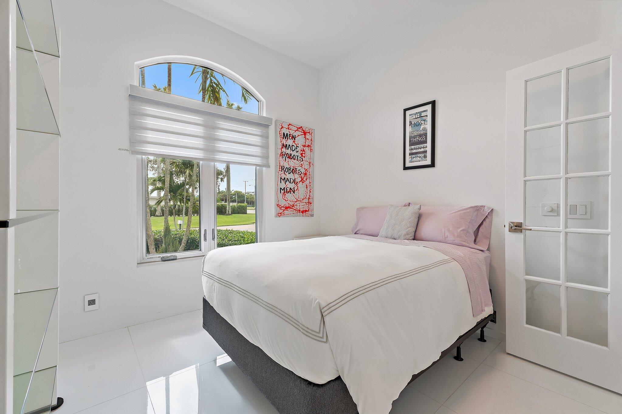 14019 N Miller Dr Palm Beach Gardens, FL 33410