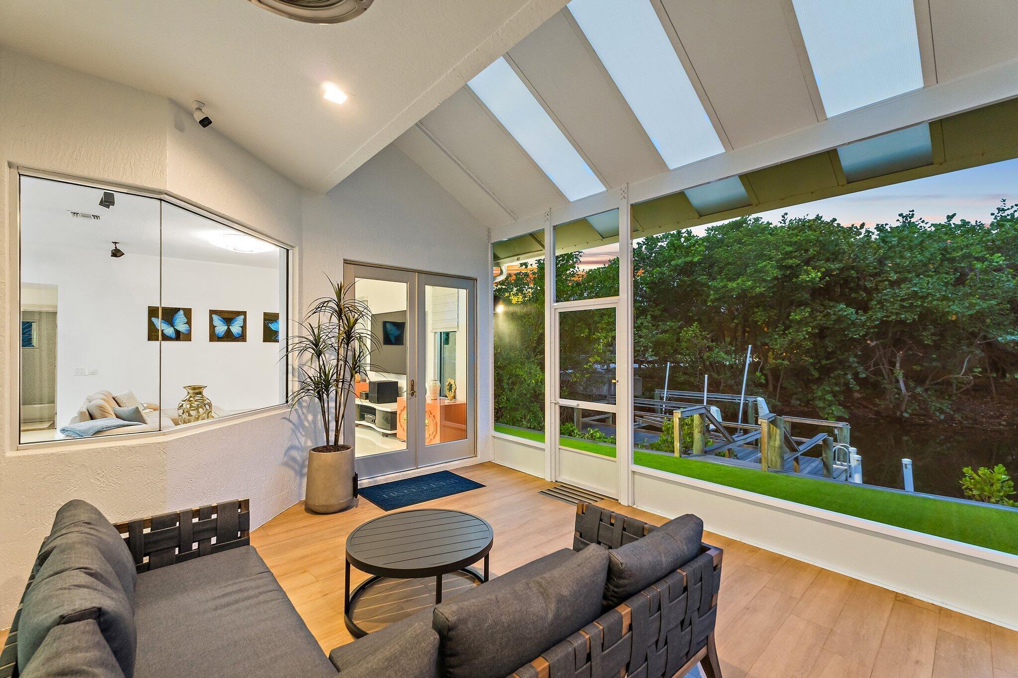 14019 N Miller Dr Palm Beach Gardens, FL 33410