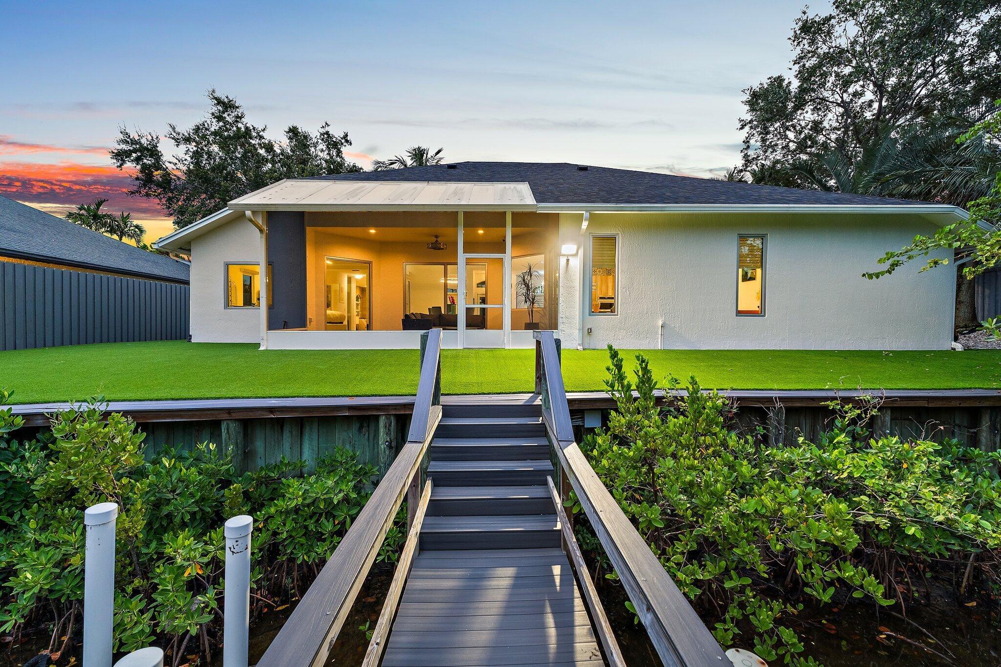 14019 N Miller Dr Palm Beach Gardens, FL 33410