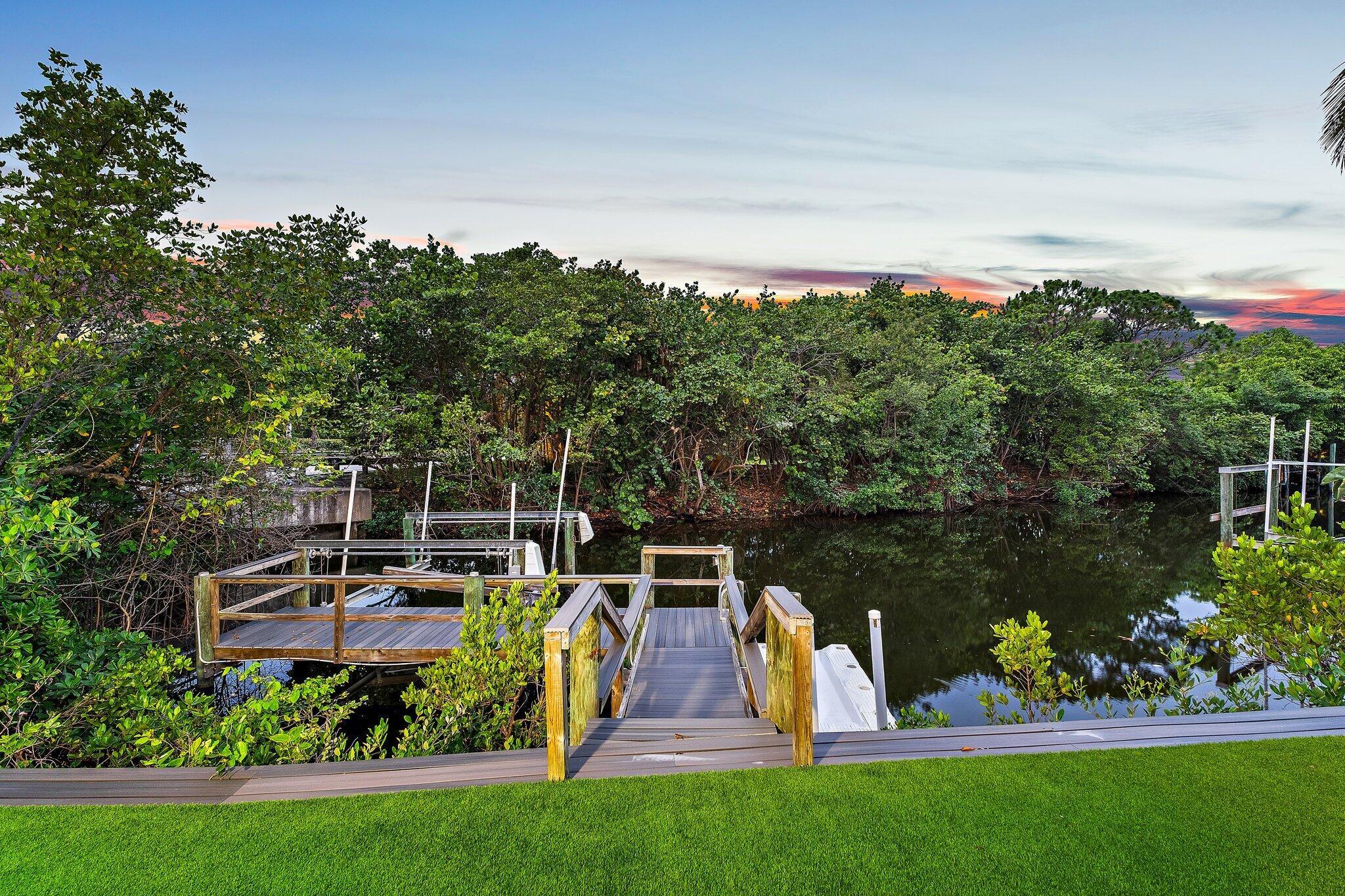 14019 N Miller Dr Palm Beach Gardens, FL 33410