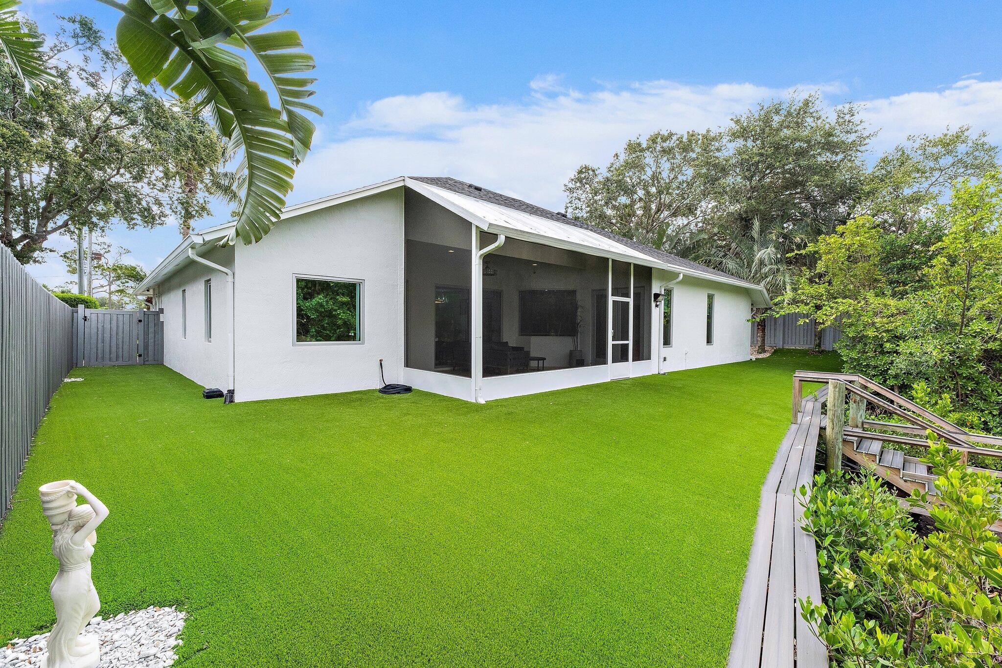 14019 N Miller Dr Palm Beach Gardens, FL 33410