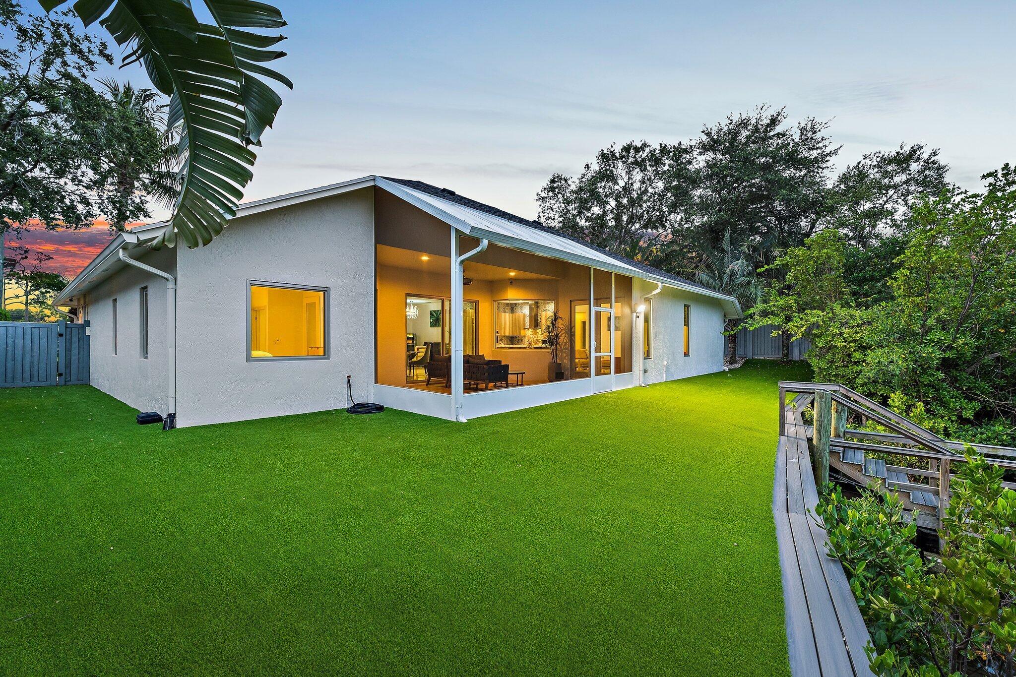 14019 N Miller Dr Palm Beach Gardens, FL 33410