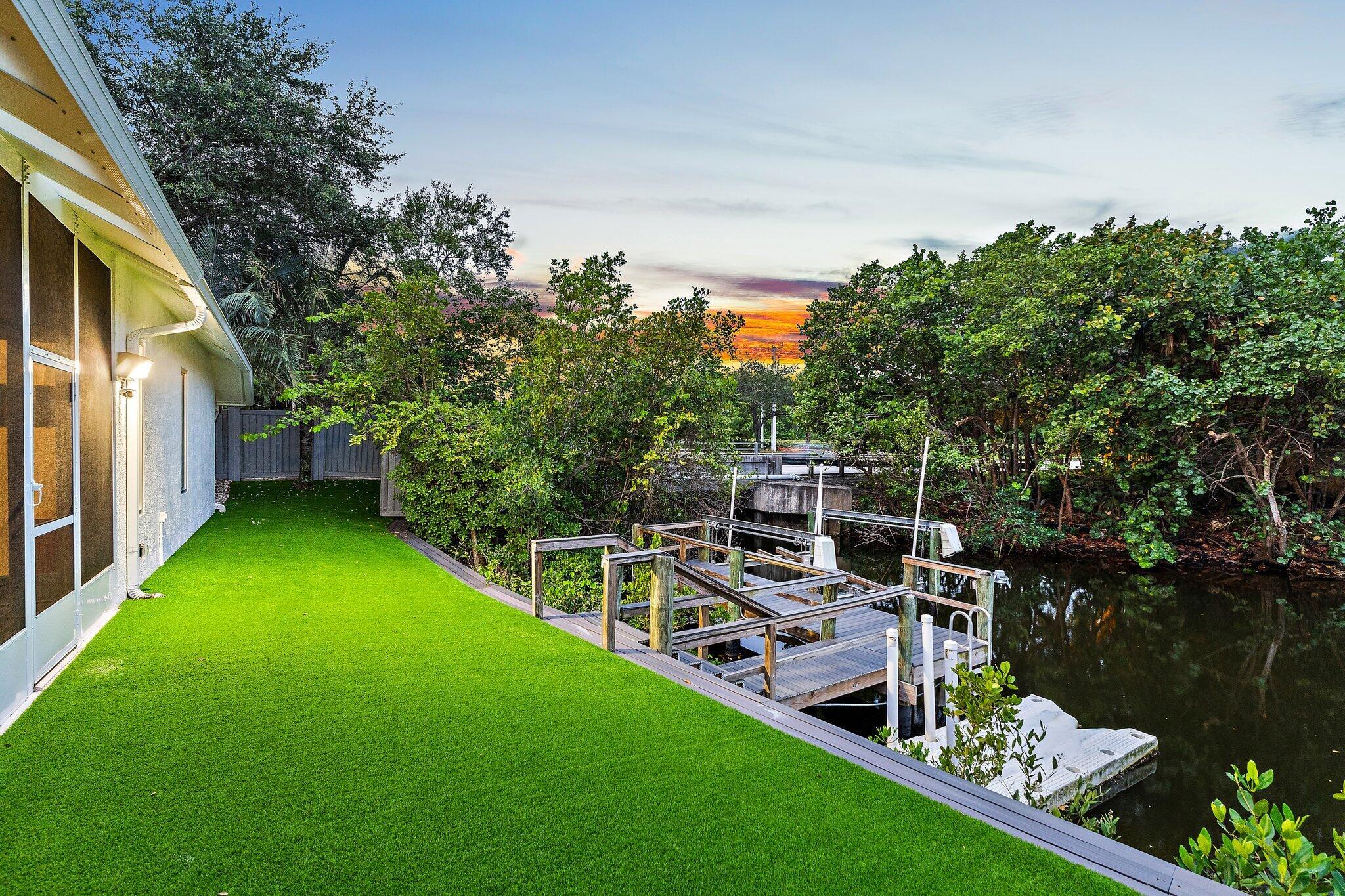 14019 N Miller Dr Palm Beach Gardens, FL 33410