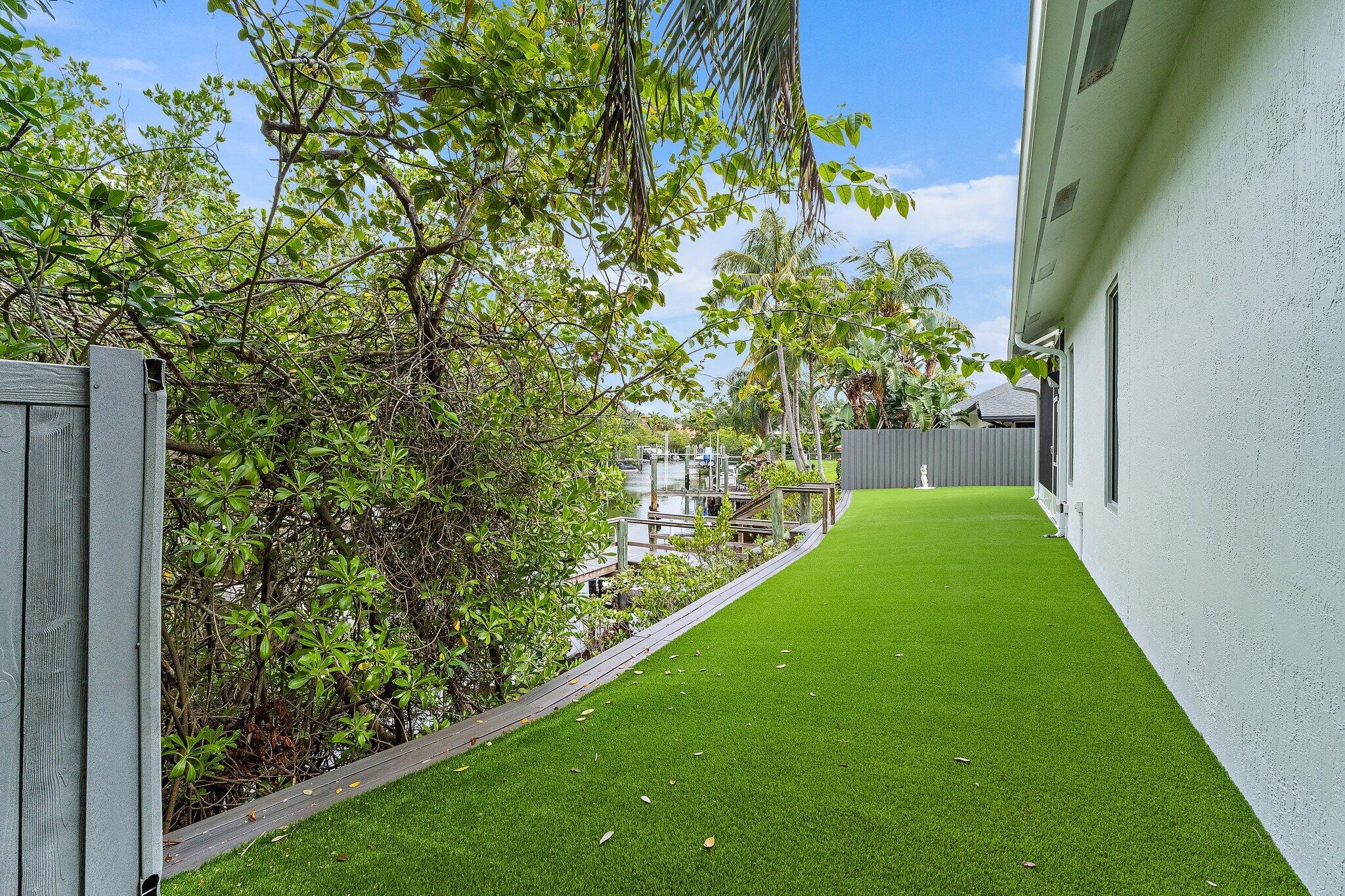 14019 N Miller Dr Palm Beach Gardens, FL 33410