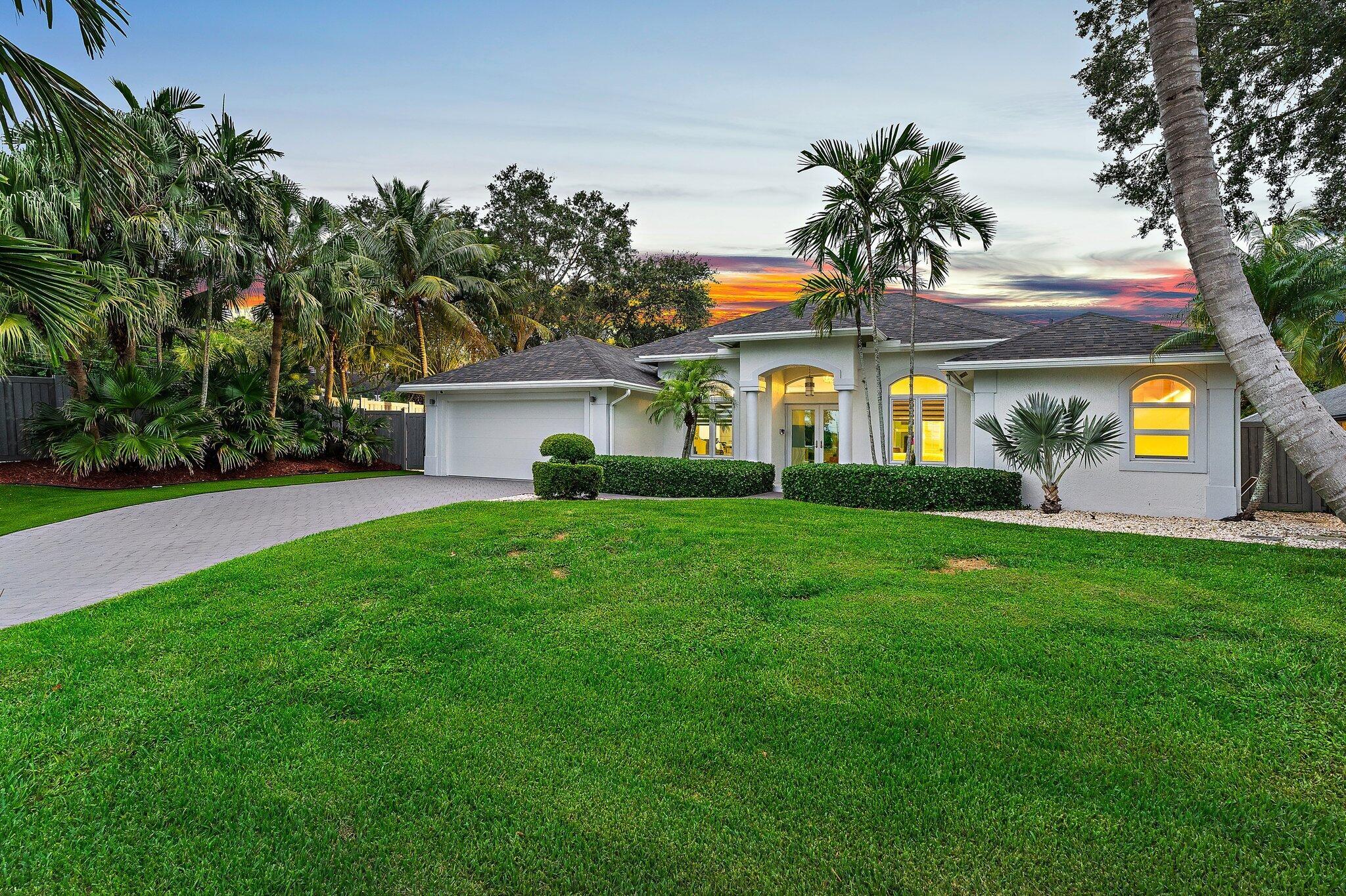 14019 N Miller Dr Palm Beach Gardens, FL 33410