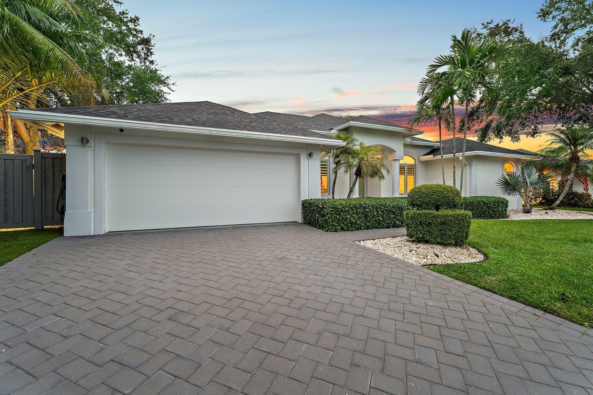 14019 N Miller Dr Palm Beach Gardens, FL 33410