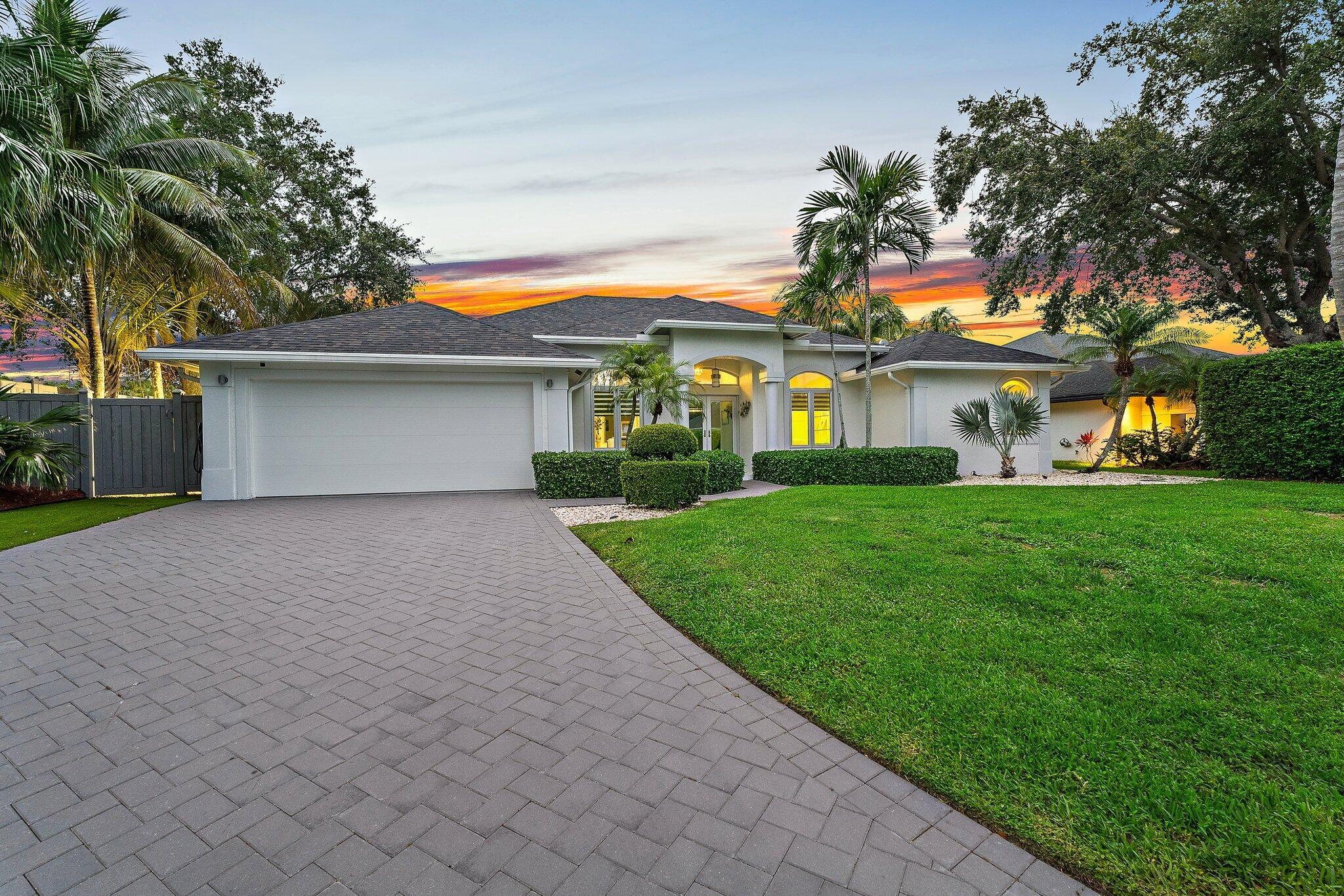 14019 N Miller Dr Palm Beach Gardens, FL 33410