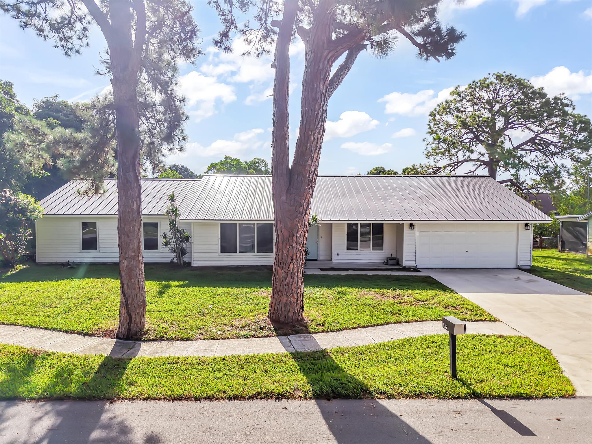 709 Warren Dr