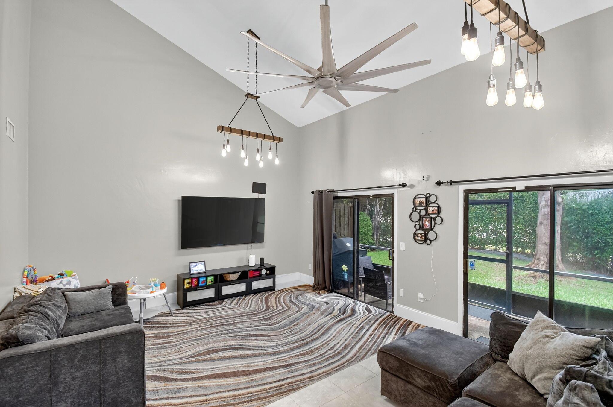 4169 S Pine Is Rd,Davie, FL 33328