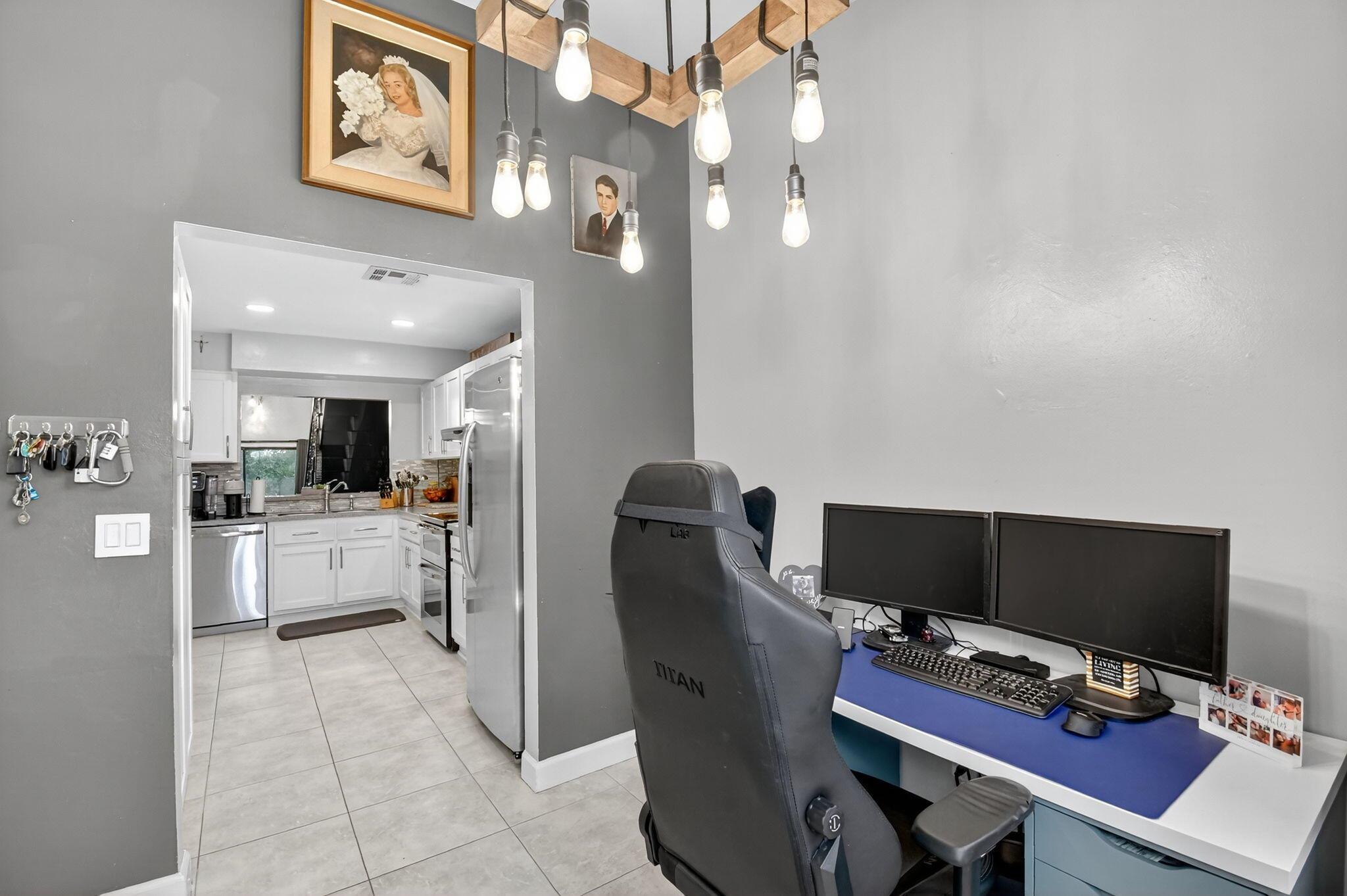 4169 S Pine Is Rd,Davie, FL 33328