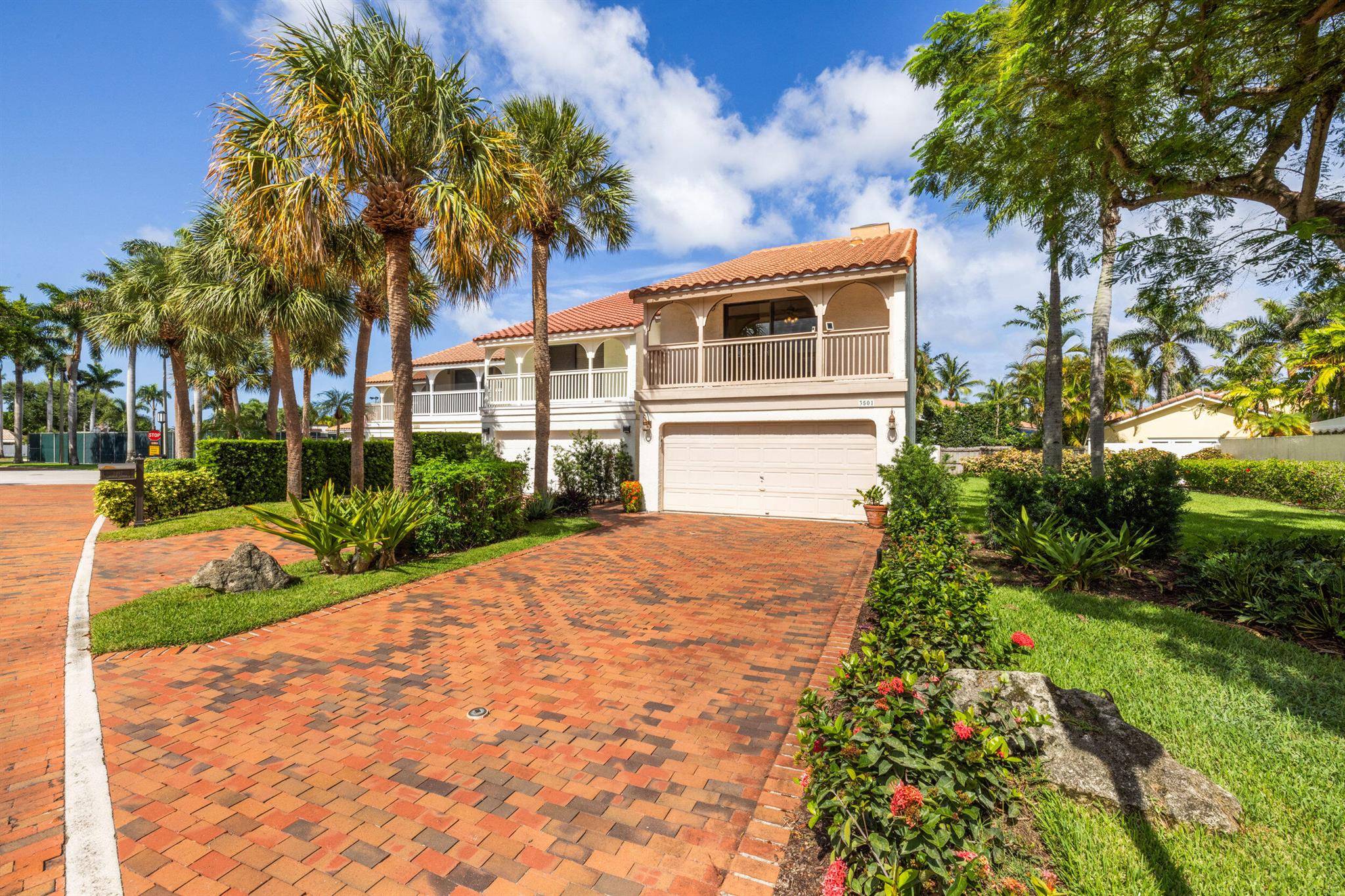 3501 Harbor Cir