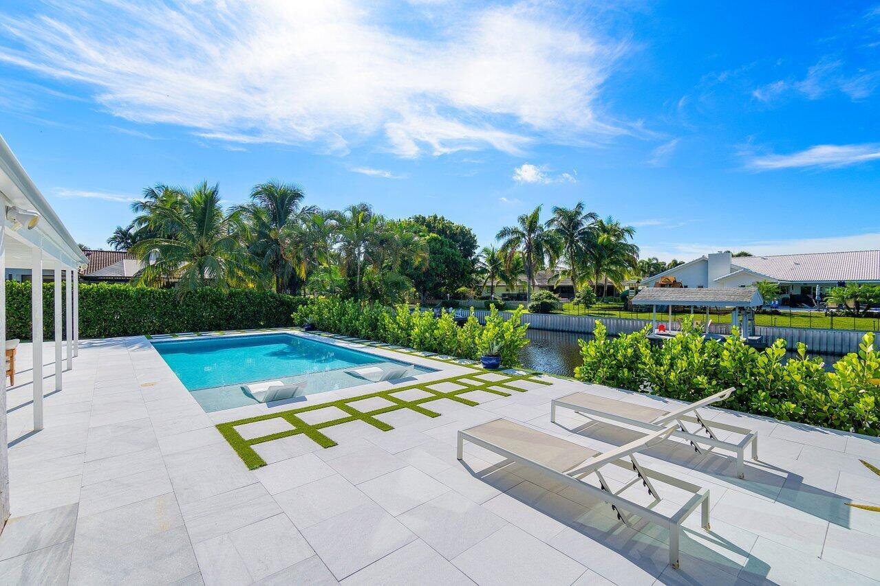 822 SW 33rd Pl Boynton Beach, FL 33435