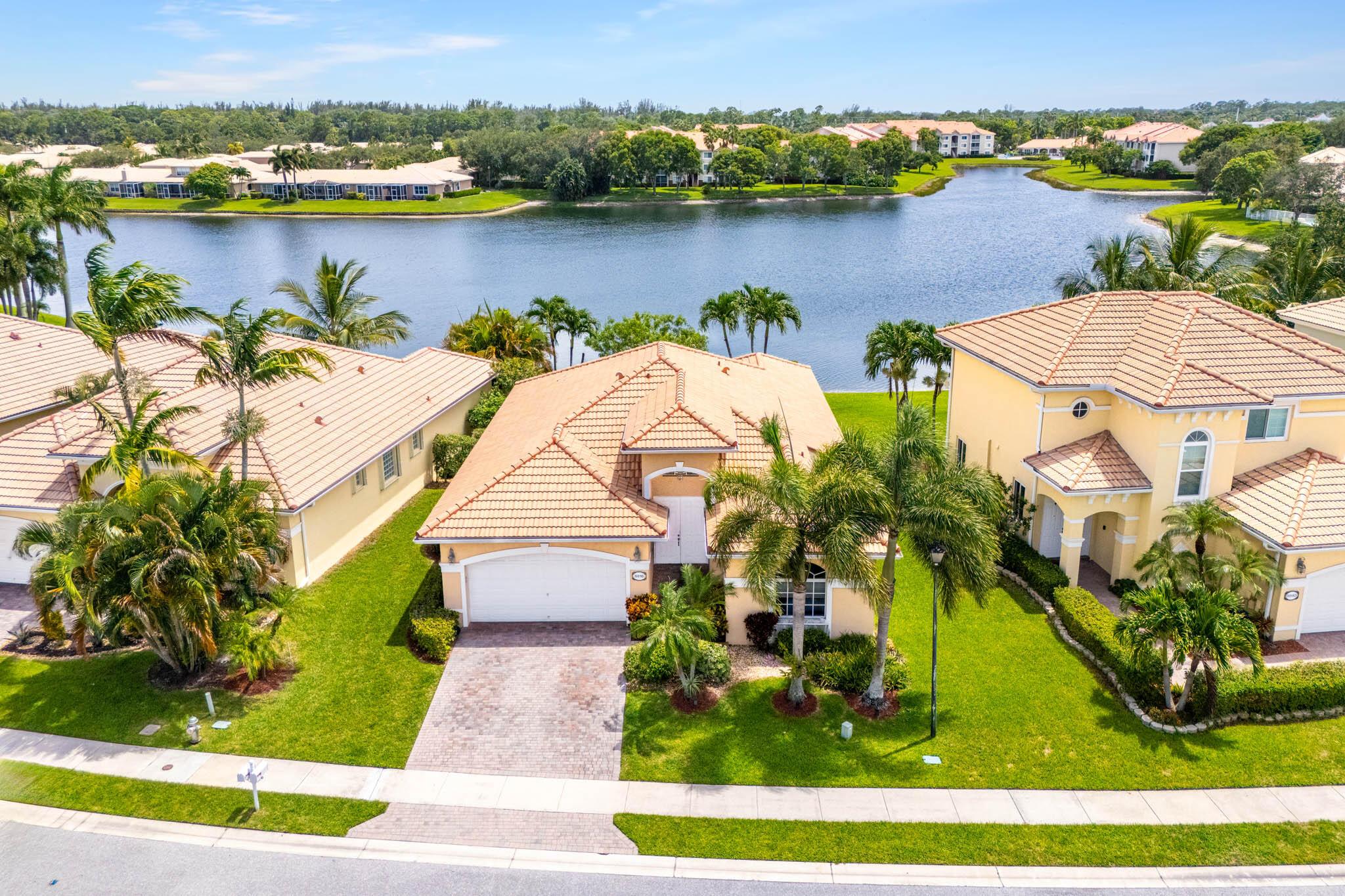 8816 S San Andros