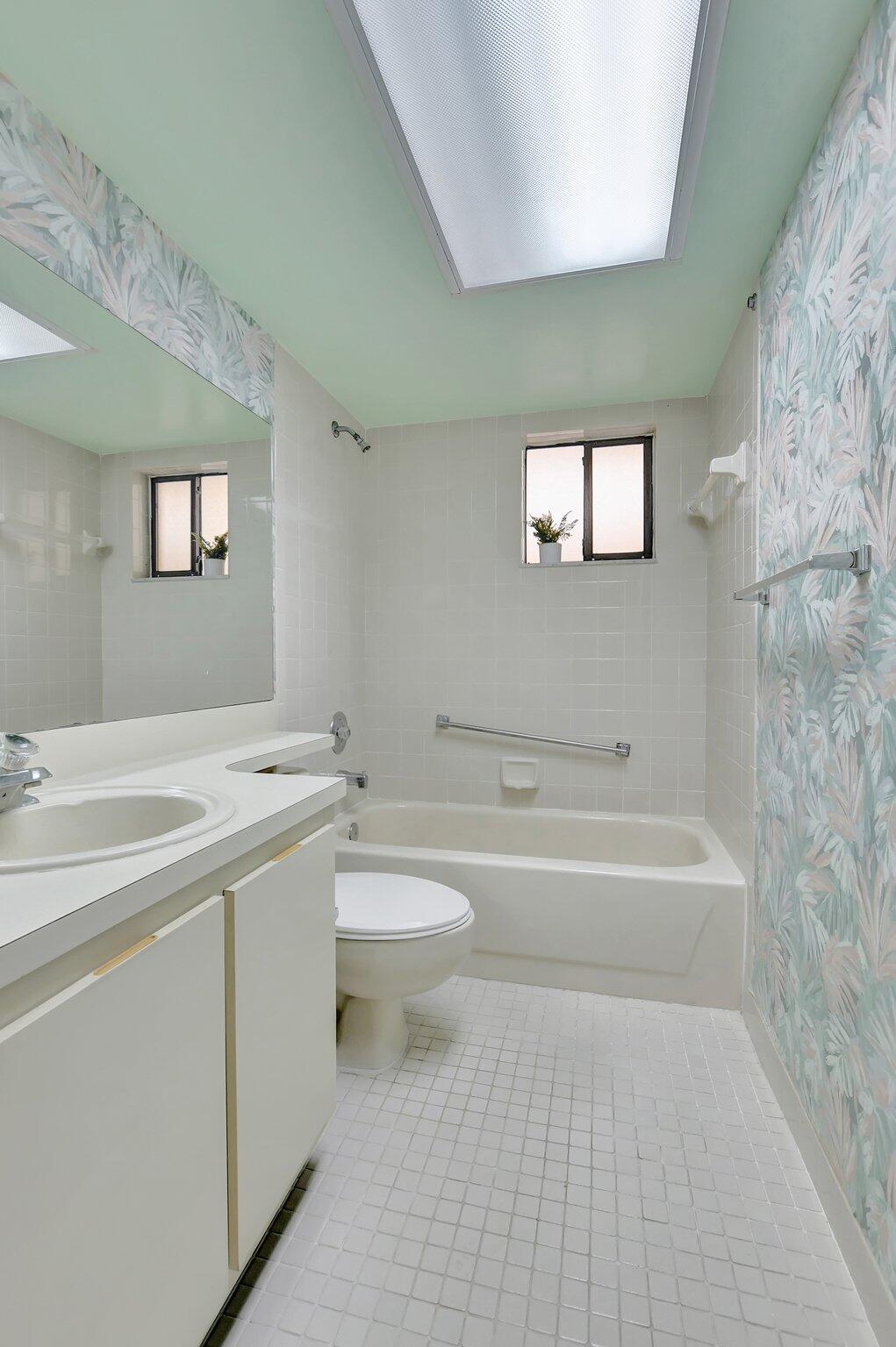 5340 Las Verdes Cir #208,Delray Beach, FL 33484