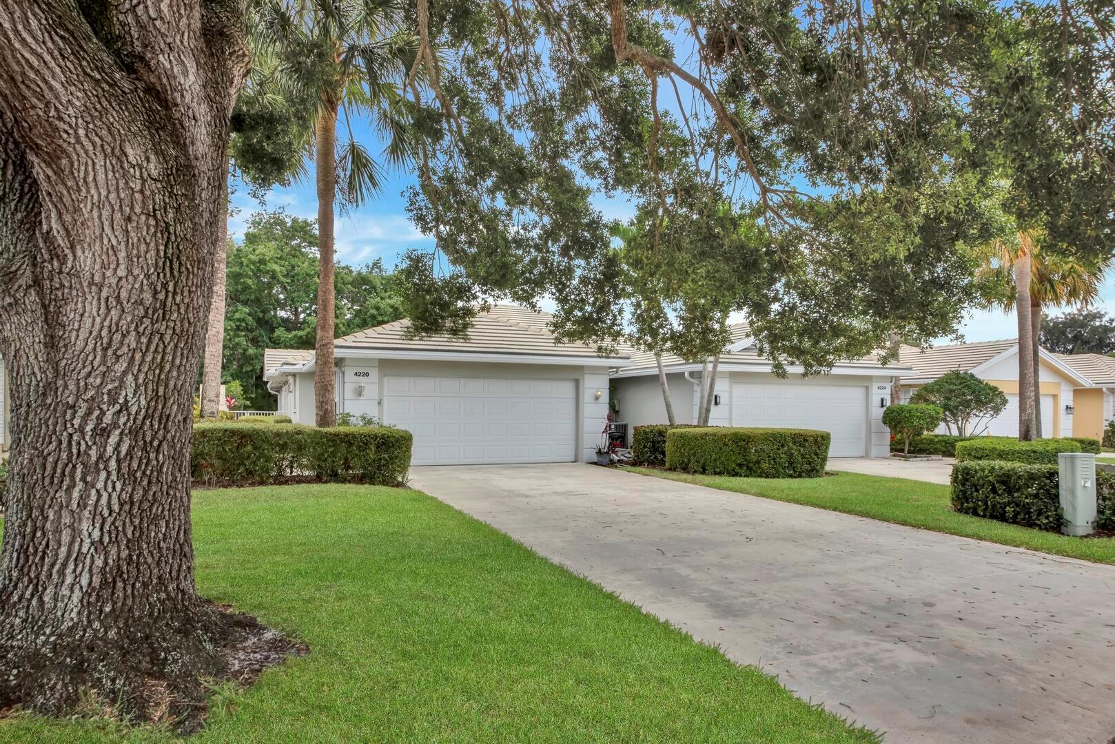 4220 Royal Oak Dr