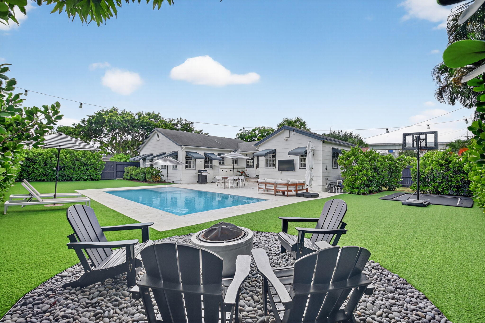 1001 Avon Rd