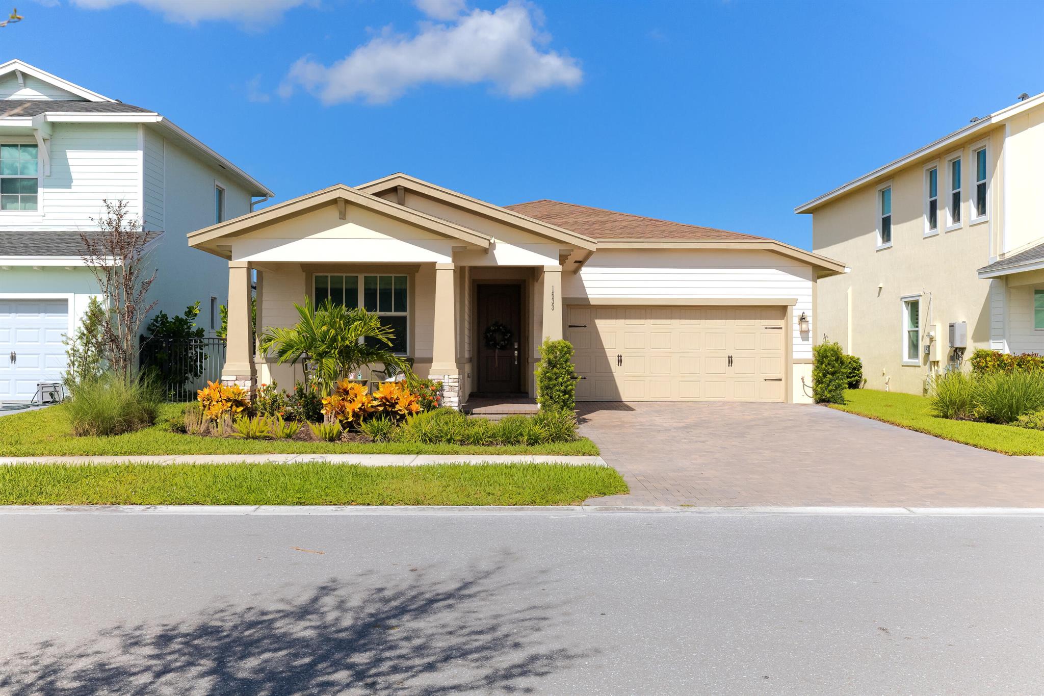 1633 Whistlegrass Ln