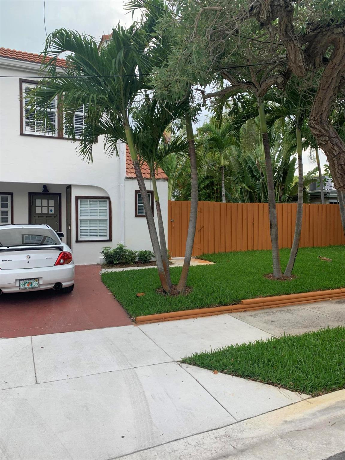 2607 Spruce Ave #2nd Floor