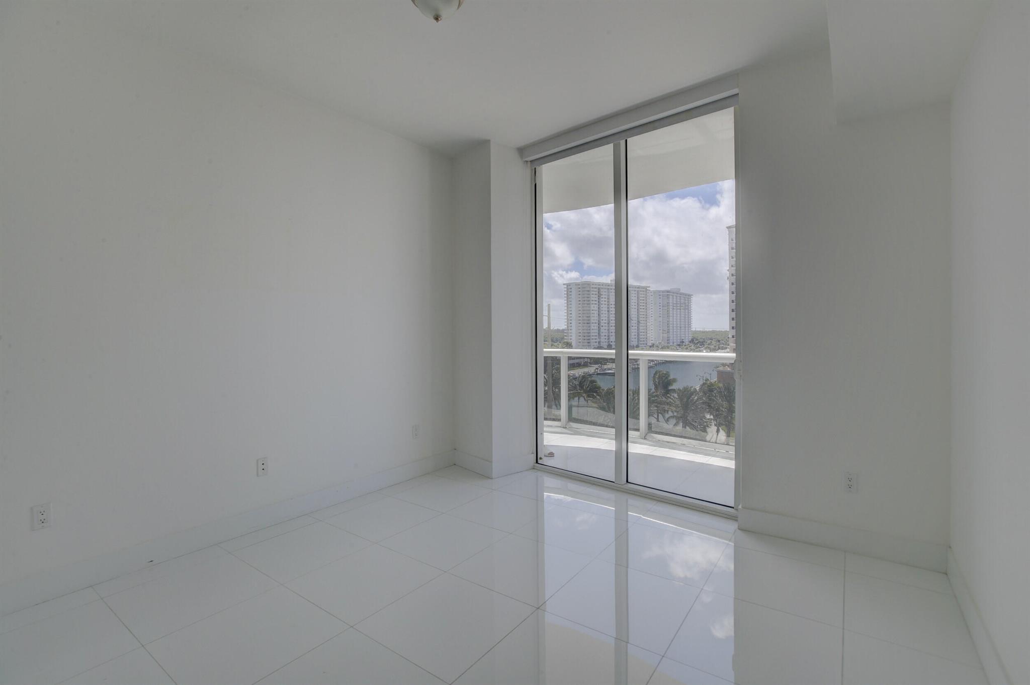 image Tdr Tower Ii Condo12