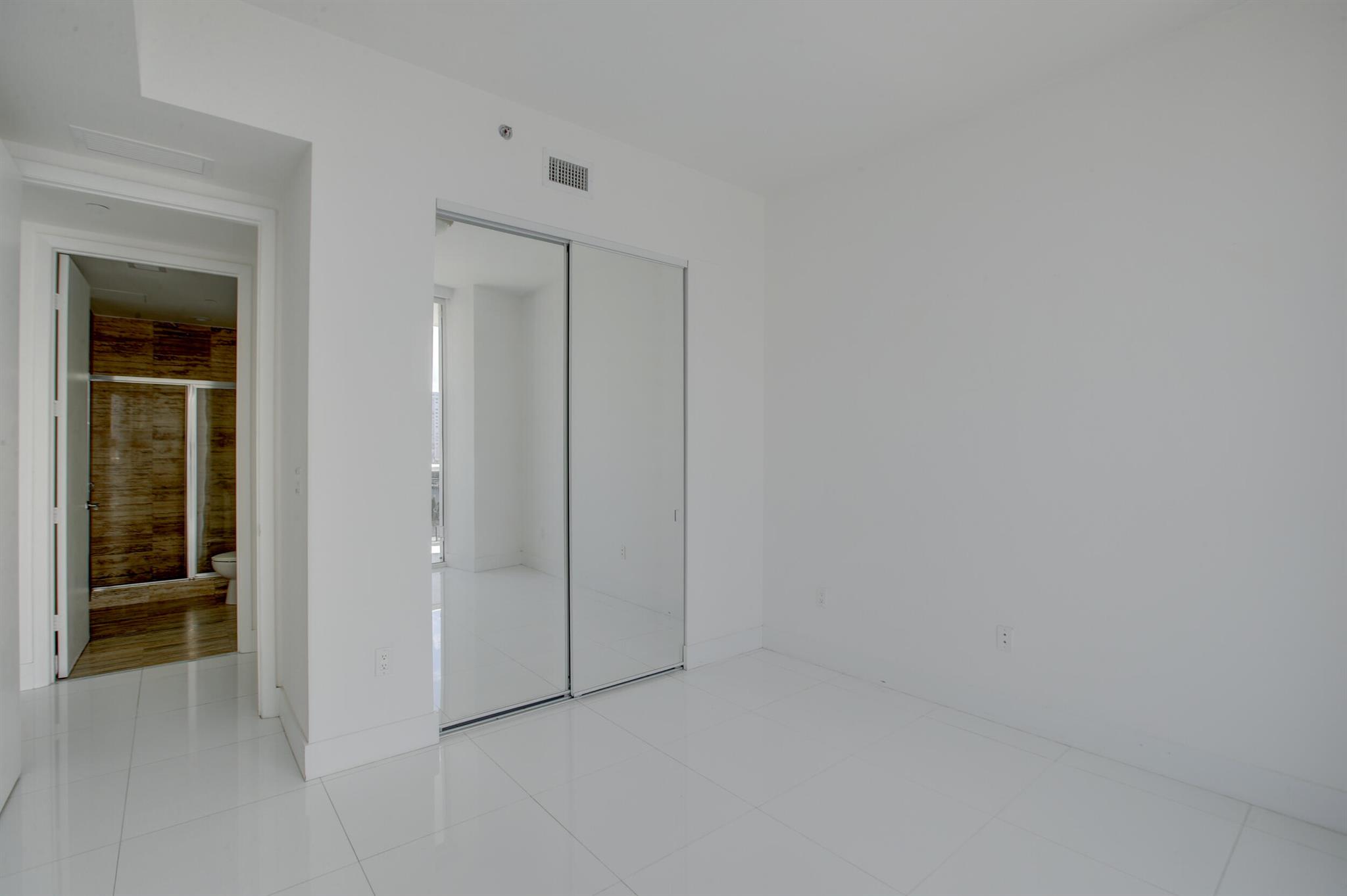 image Tdr Tower Ii Condo13