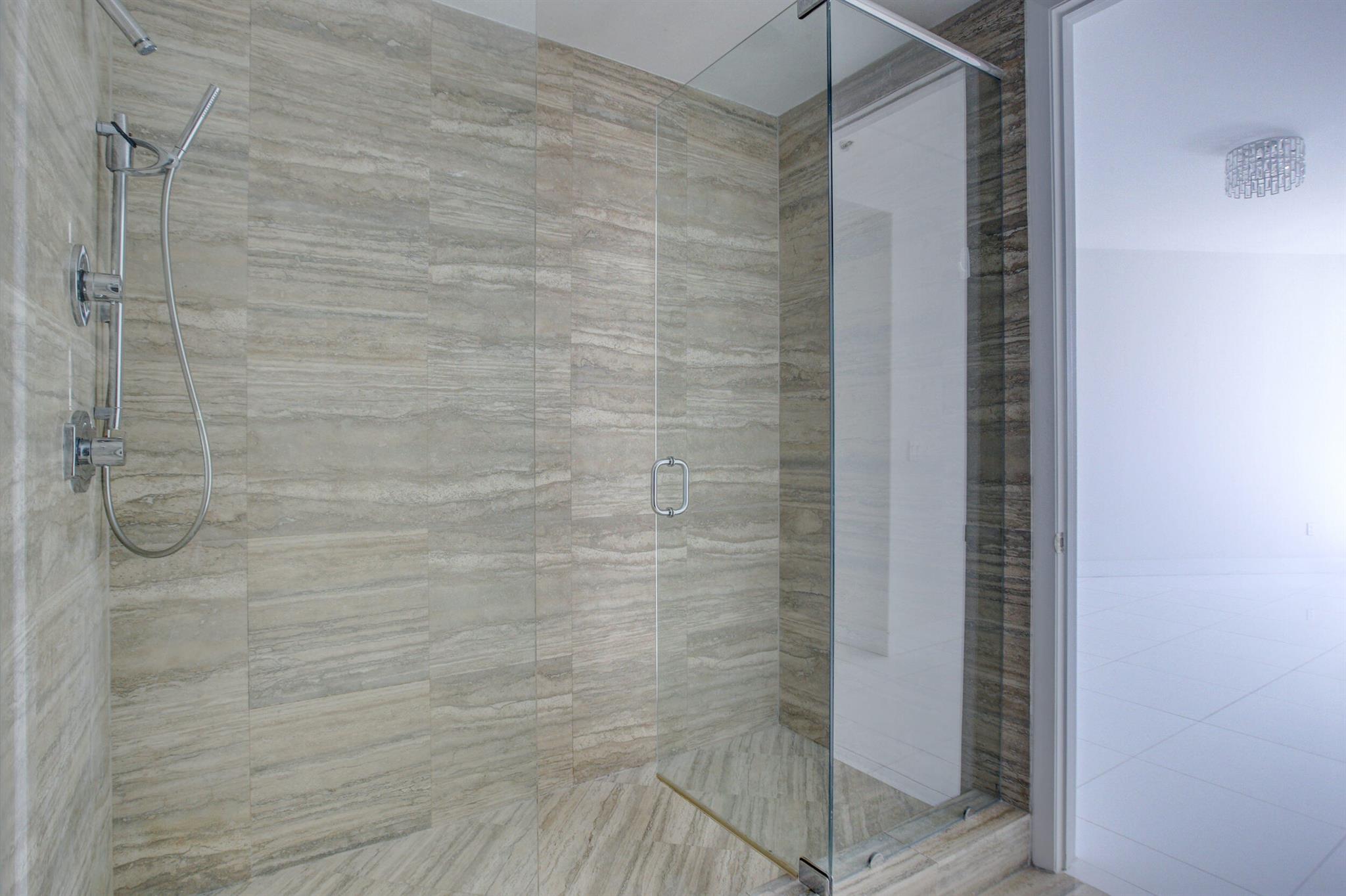 image Tdr Tower Ii Condo19