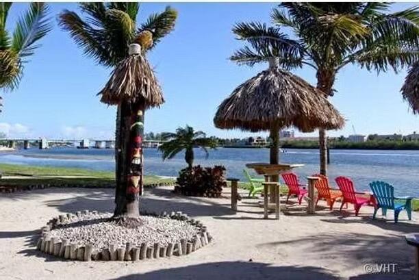 1648 Jupiter Cv Dr #210 Jupiter, FL 33469