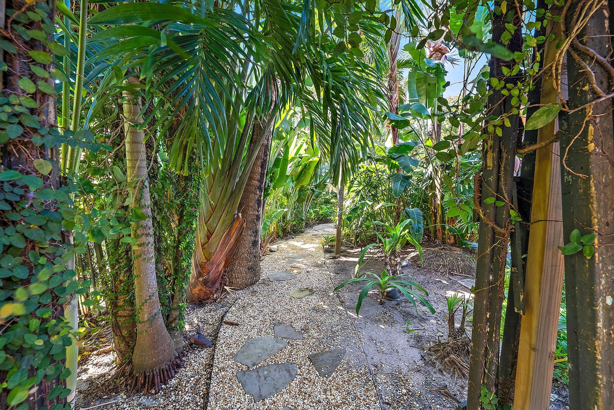 404 Mariner Dr Jupiter, FL 33477