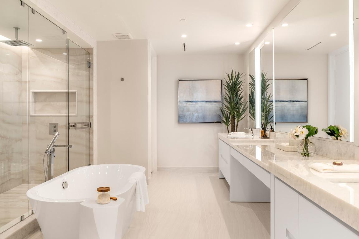 220 SE Mizner #423 Boca Raton, FL 33432