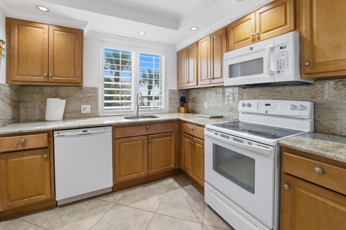 375 Beach #201 Tequesta, FL 33469