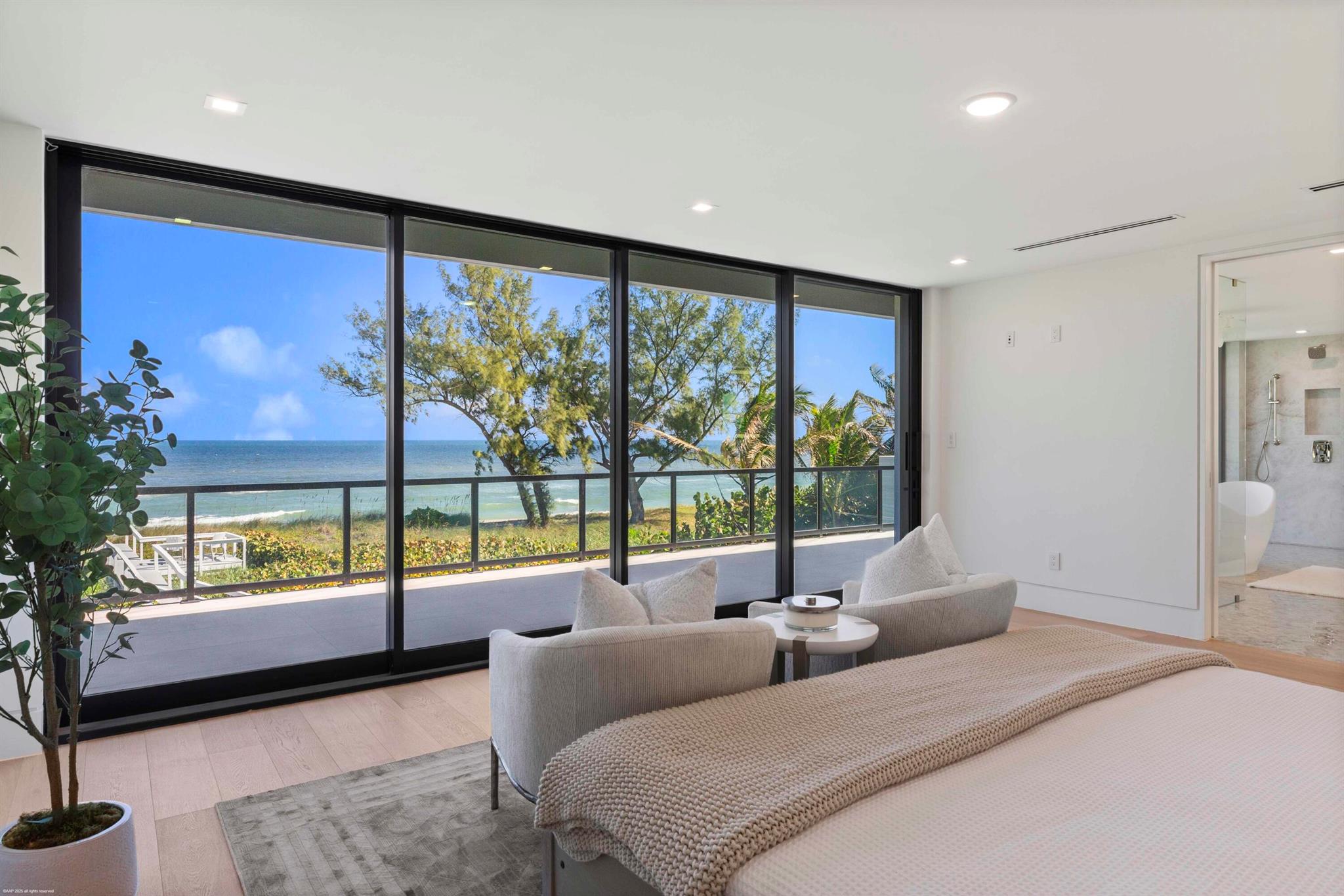 Xxx N Beach Rd Jupiter Island, FL 33455